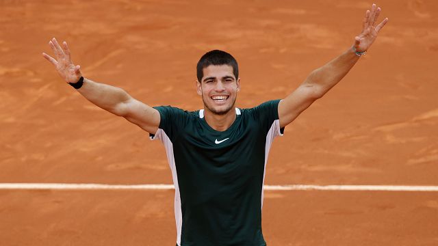 19-year-old Spanish tennis player Alcaraz sends Nadal and Djokovic home and wins Mutua Madrid Open - DroomHuisSpanje