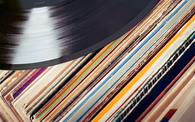 España vende más discos de vinilo que CD por primera vez en 30 años