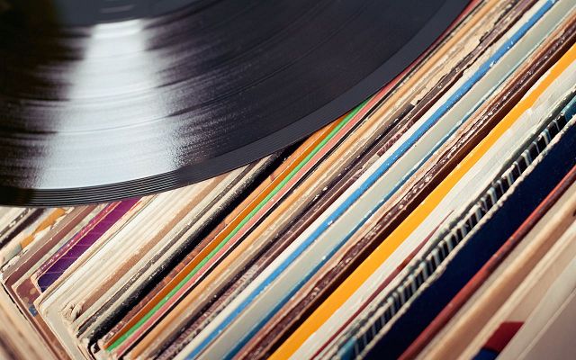 Spain sells more vinyl records than CDs for the first time in 30 years