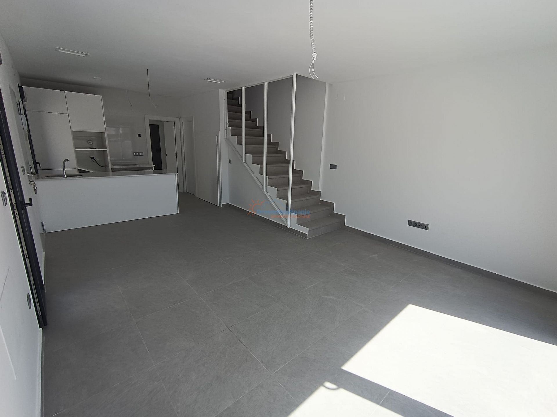 Elegante halfvrijstaande villa in Daya Nueva, Costa Blanca - DroomHuisSpanje