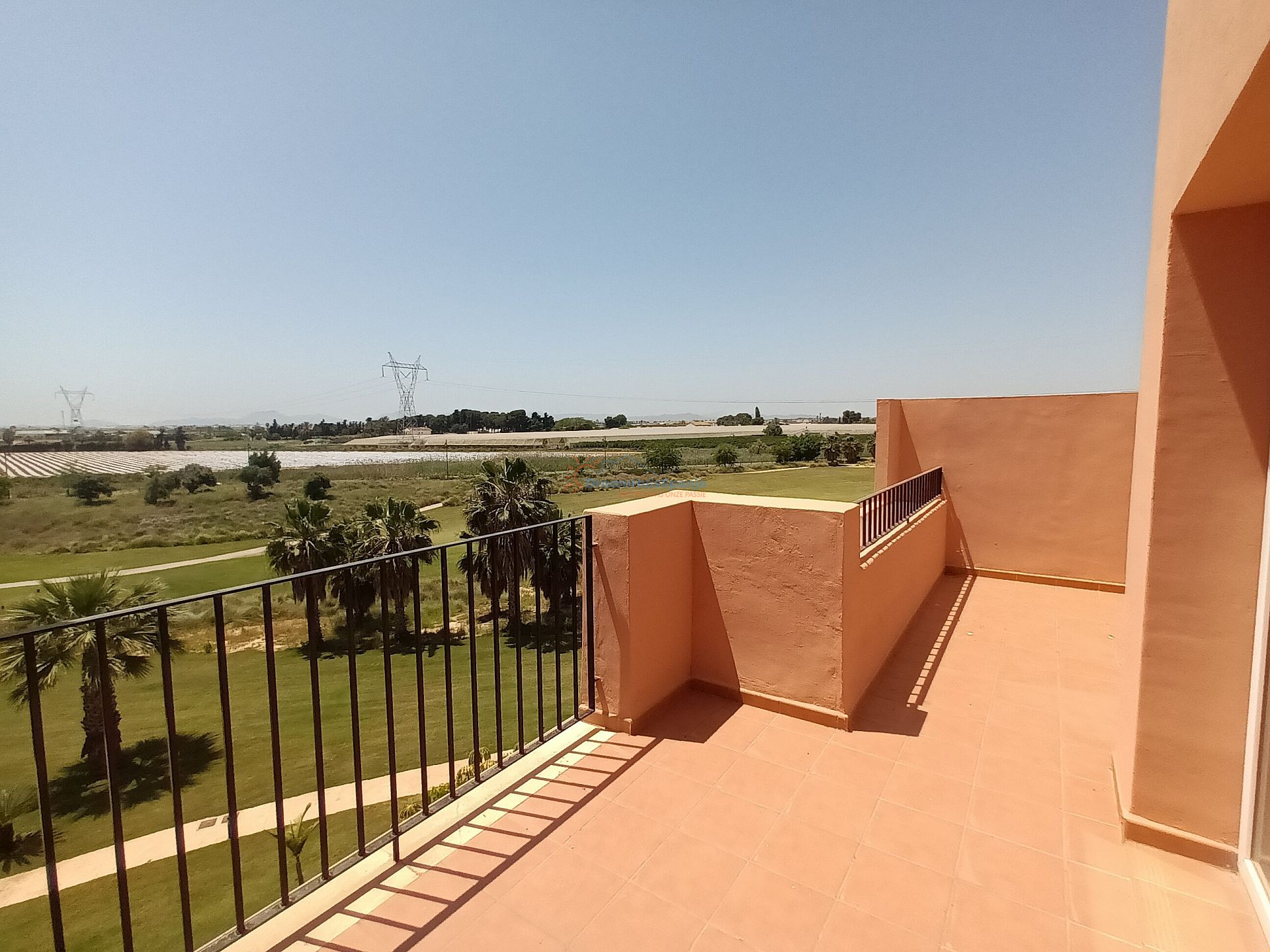 Schitterend ruim 2 slaapkamer appartement op eerste lijn Golf - DroomHuisSpanje