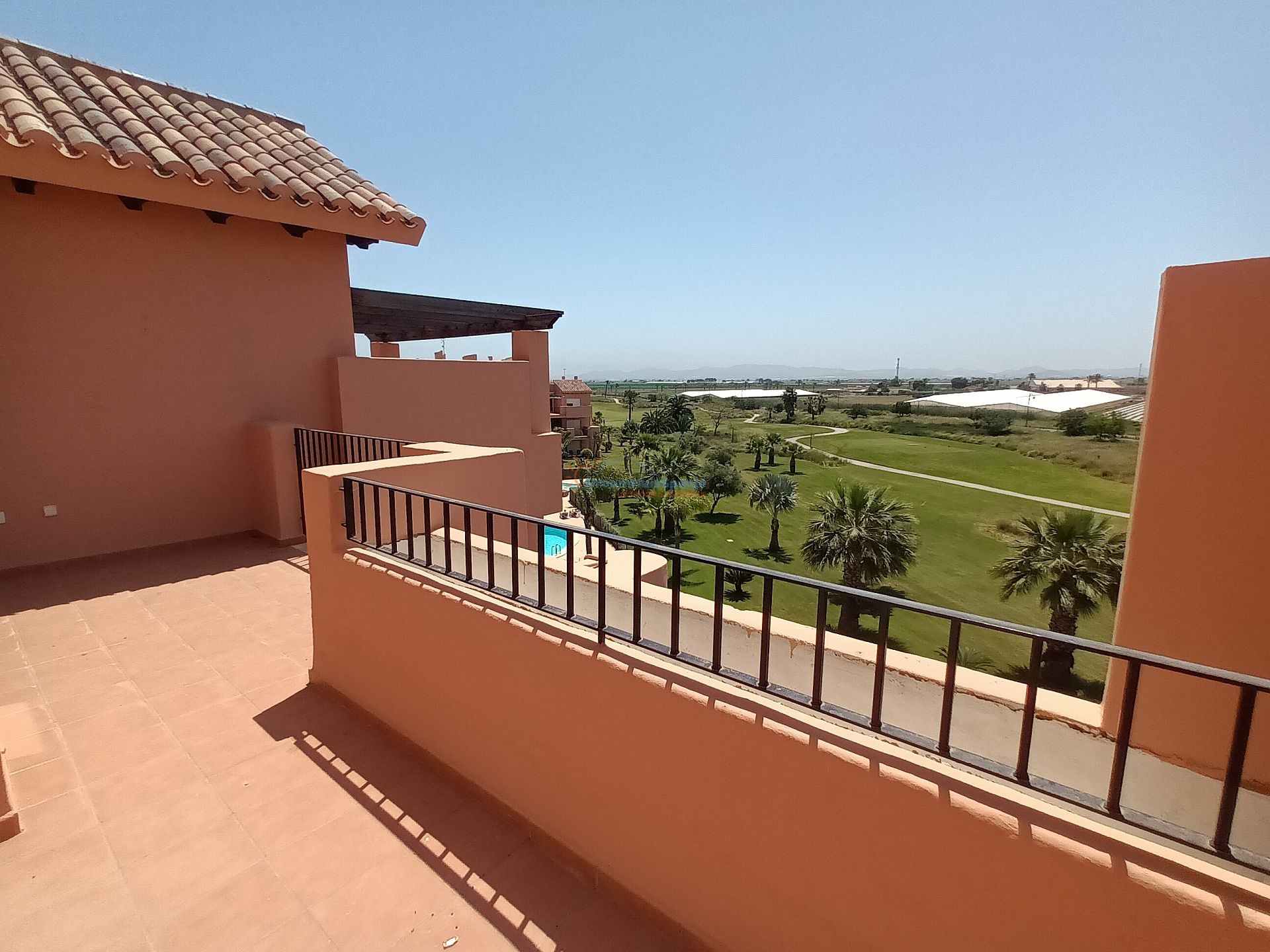 Schitterend ruim 2 slaapkamer appartement op eerste lijn Golf - DroomHuisSpanje