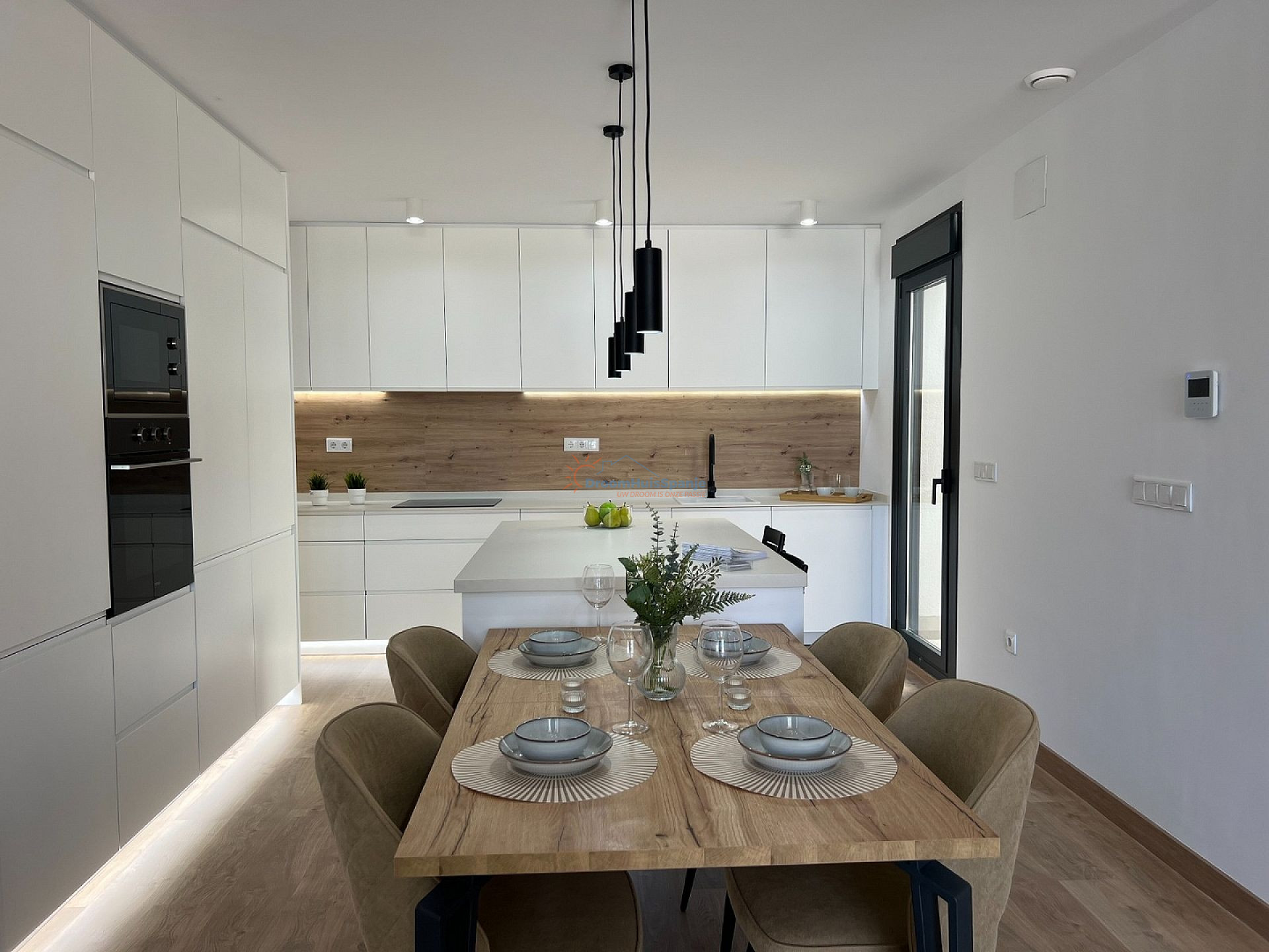 Moderne hoekwoning met eigen zwembad in Dolores - DroomHuisSpanje