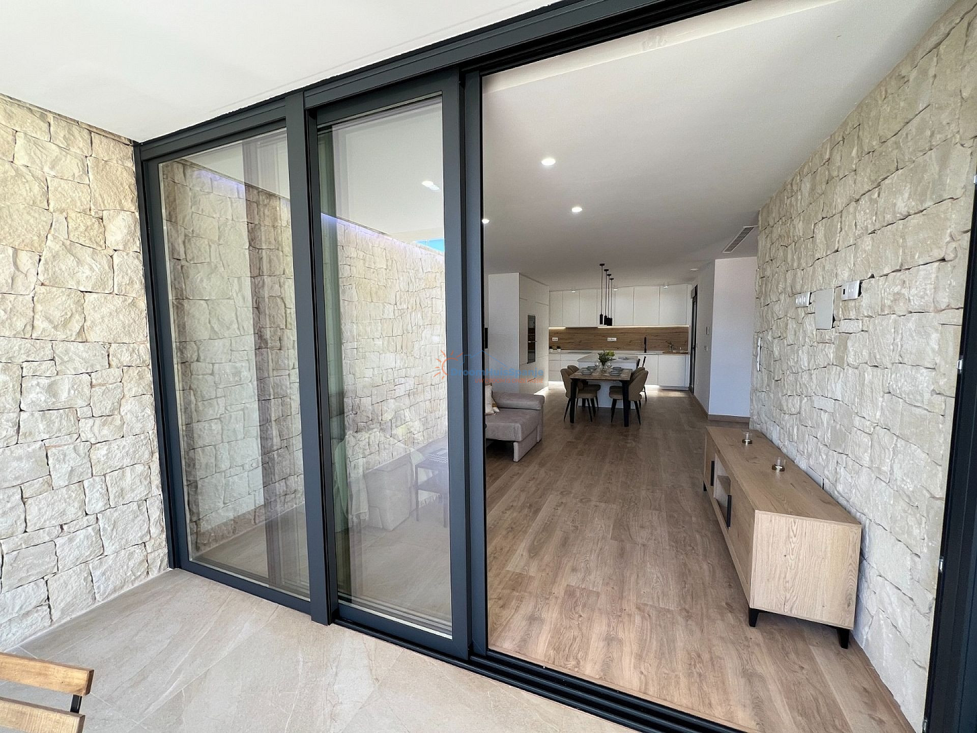 Moderne hoekwoning met eigen zwembad in Dolores - DroomHuisSpanje