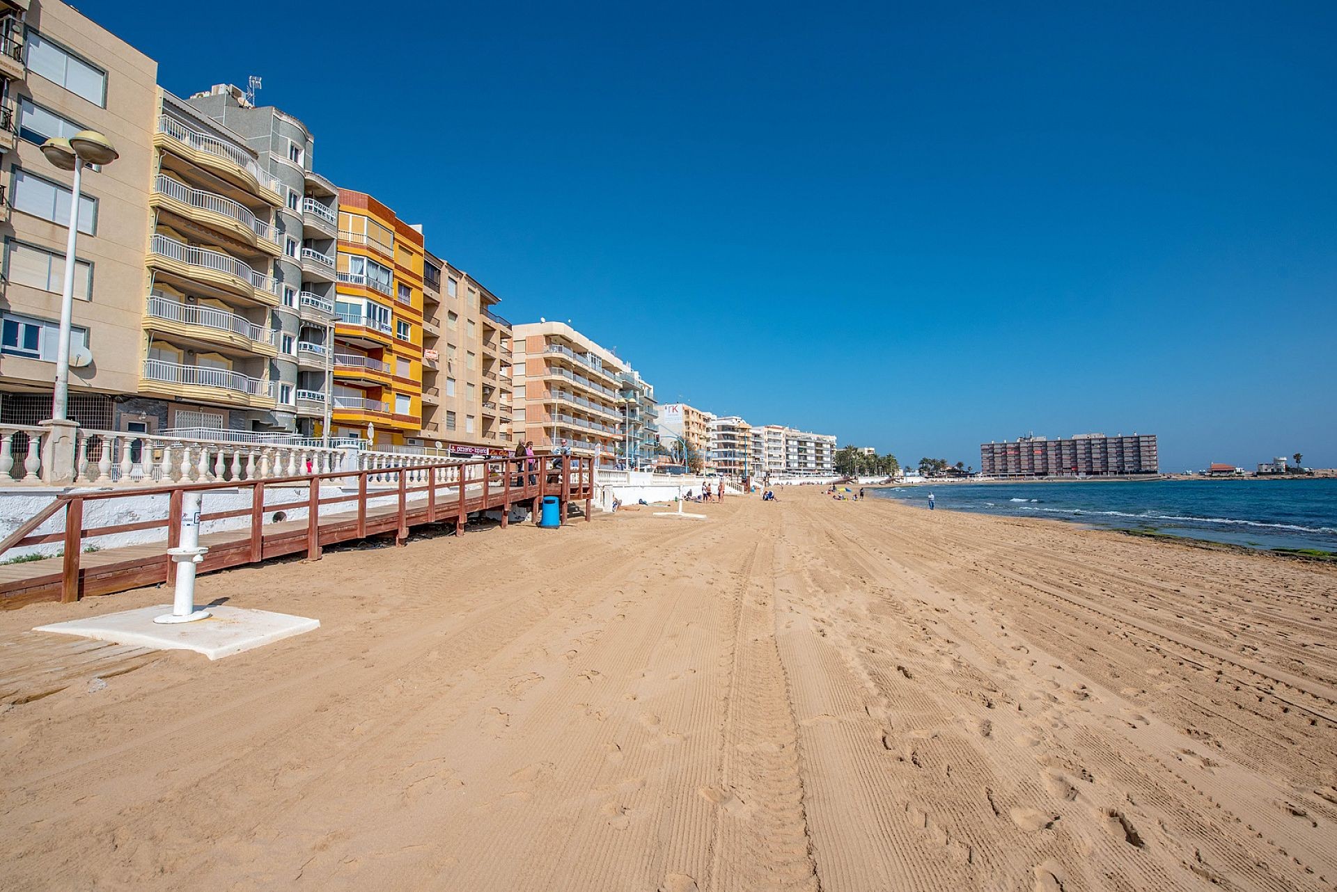 Moderne instapklare villa in Torrvieja, Costa Blanca - DroomHuisSpanje