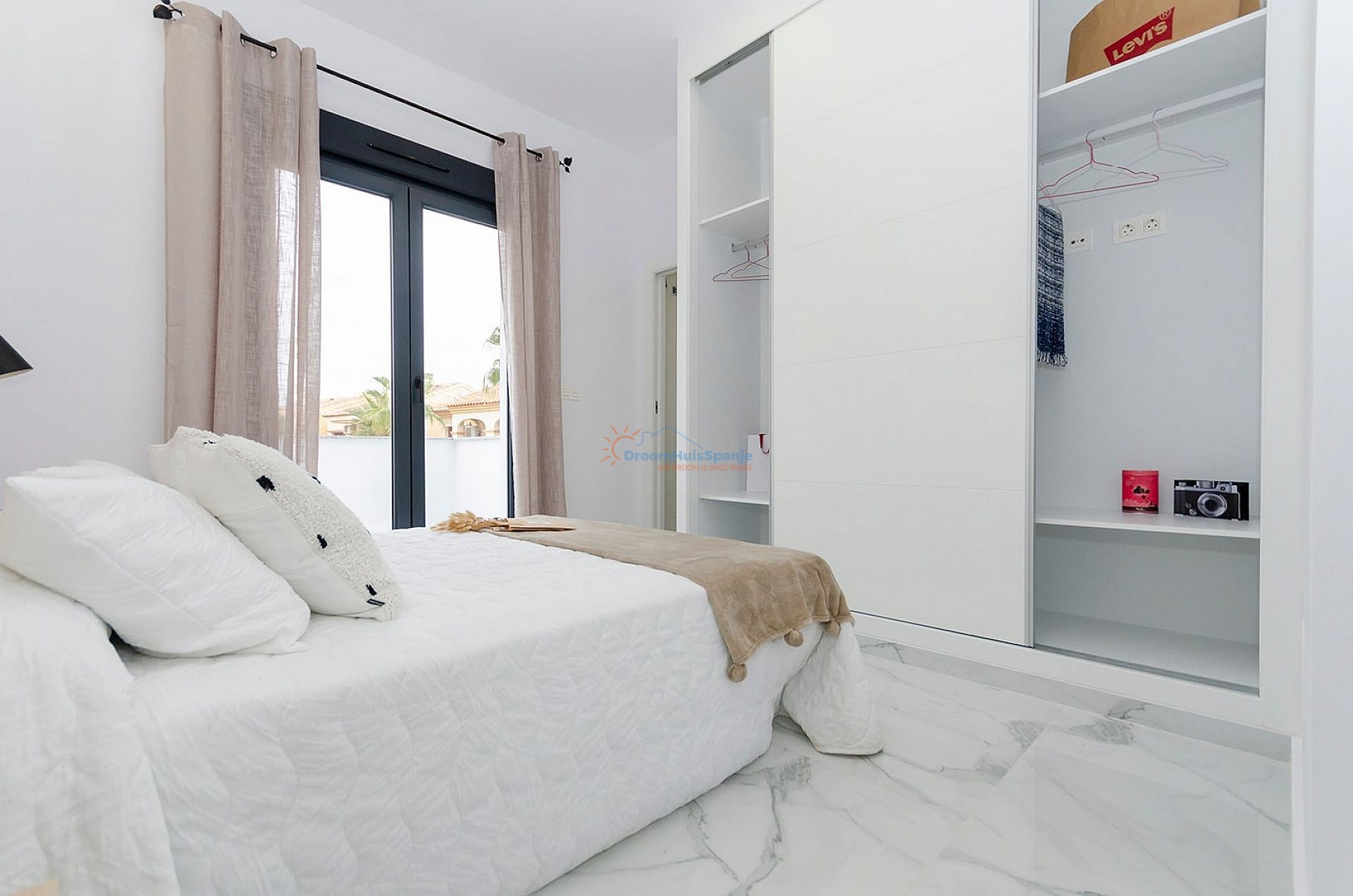 Chalet independiente en Torrevieja - Obra nueva - DroomHuisSpanje