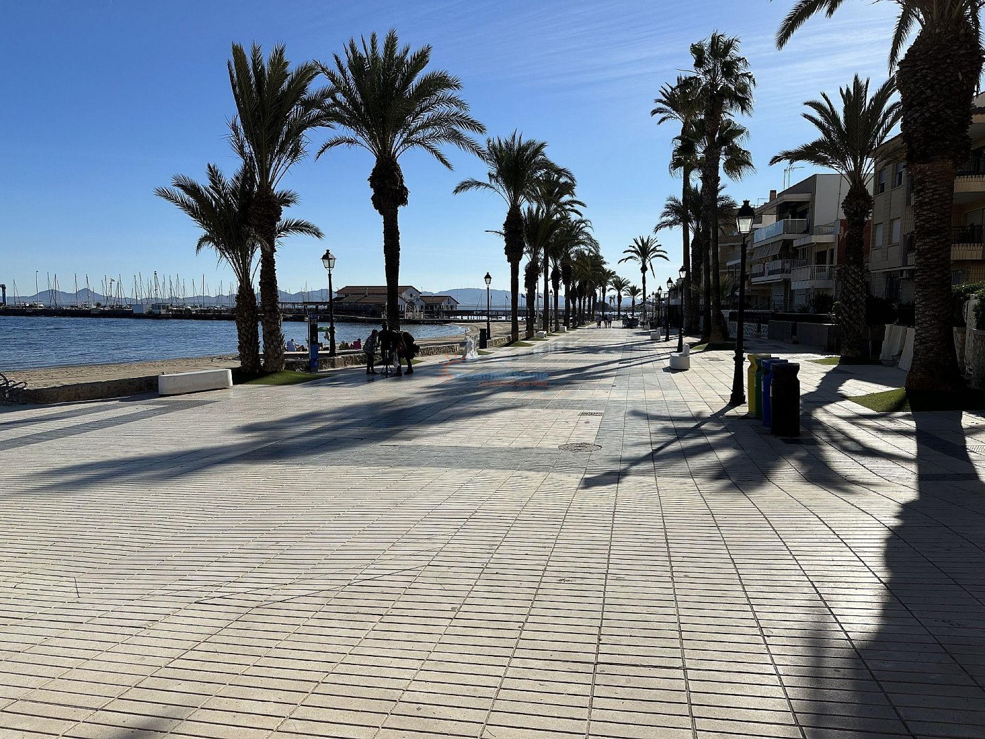 Begane grond direct gelegen aan de Serena Golf in Los Alcazares - DroomHuisSpanje