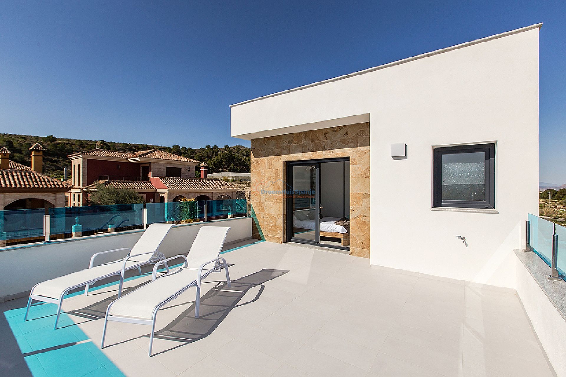 Chalet independiente con piscina privada y  garaje - DroomHuisSpanje