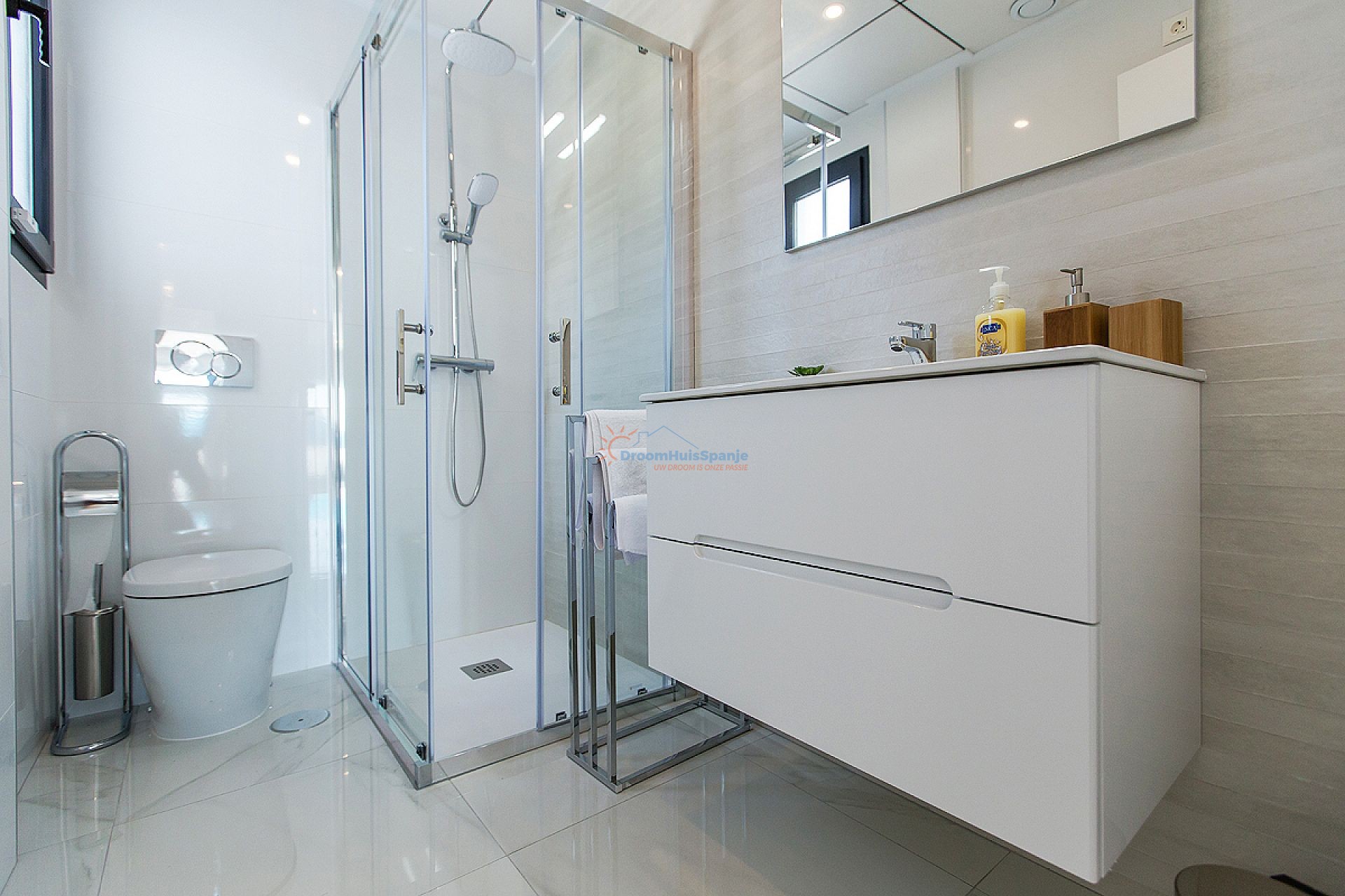 Chalet independiente con piscina privada y  garaje - DroomHuisSpanje