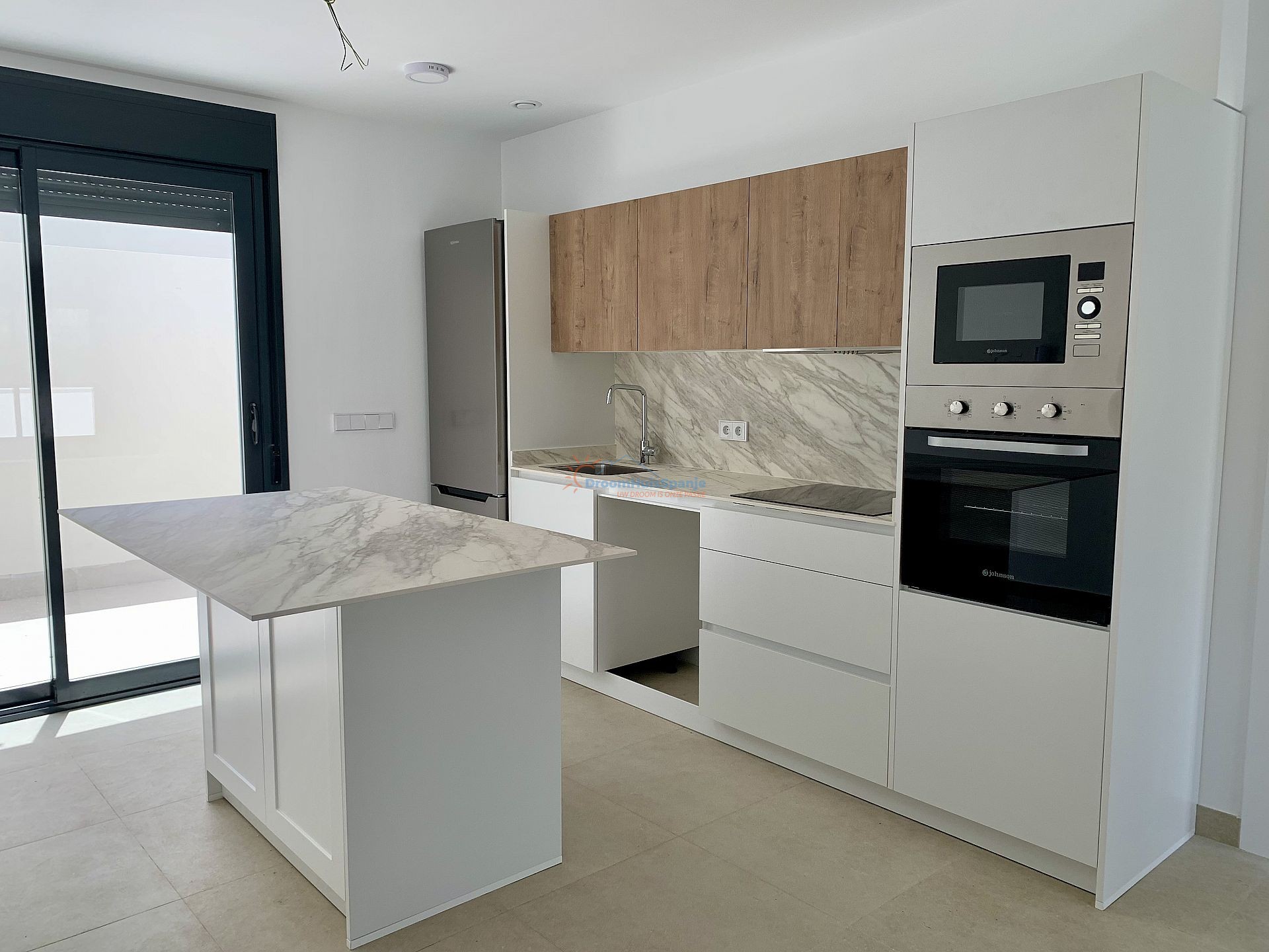 Gelijkvloerse villa met 3 slaapkamers - DroomHuisSpanje