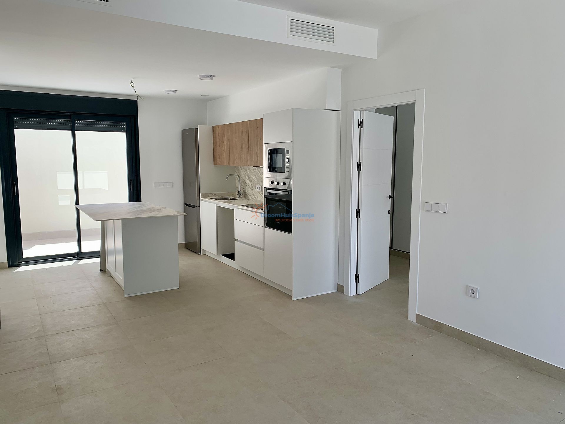 Gelijkvloerse villa met 3 slaapkamers - DroomHuisSpanje