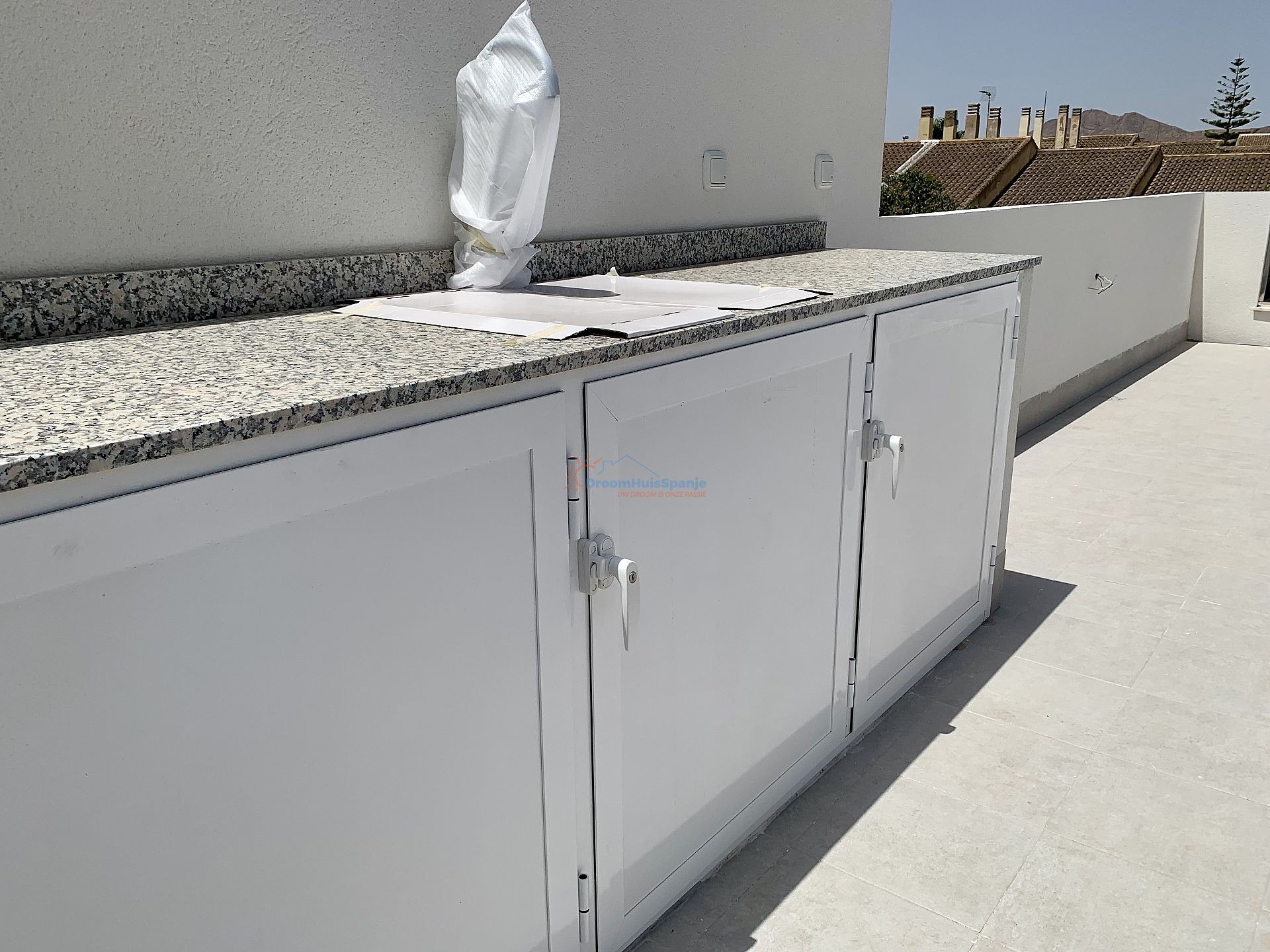 Gelijkvloerse villa met 3 slaapkamers - DroomHuisSpanje