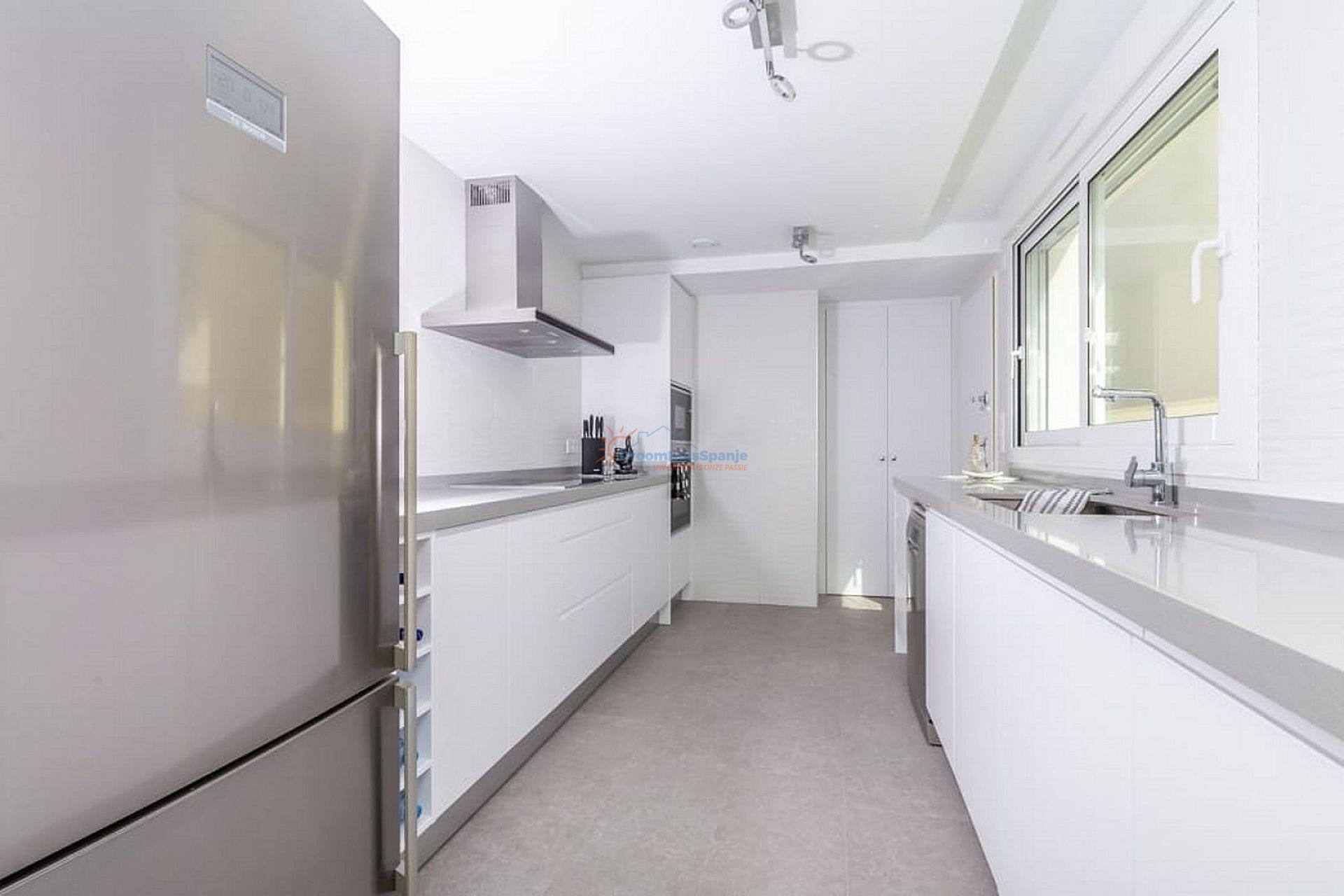 Vrijstaande villa te koop in Gran Alcant, Costa Blanca - DroomHuisSpanje