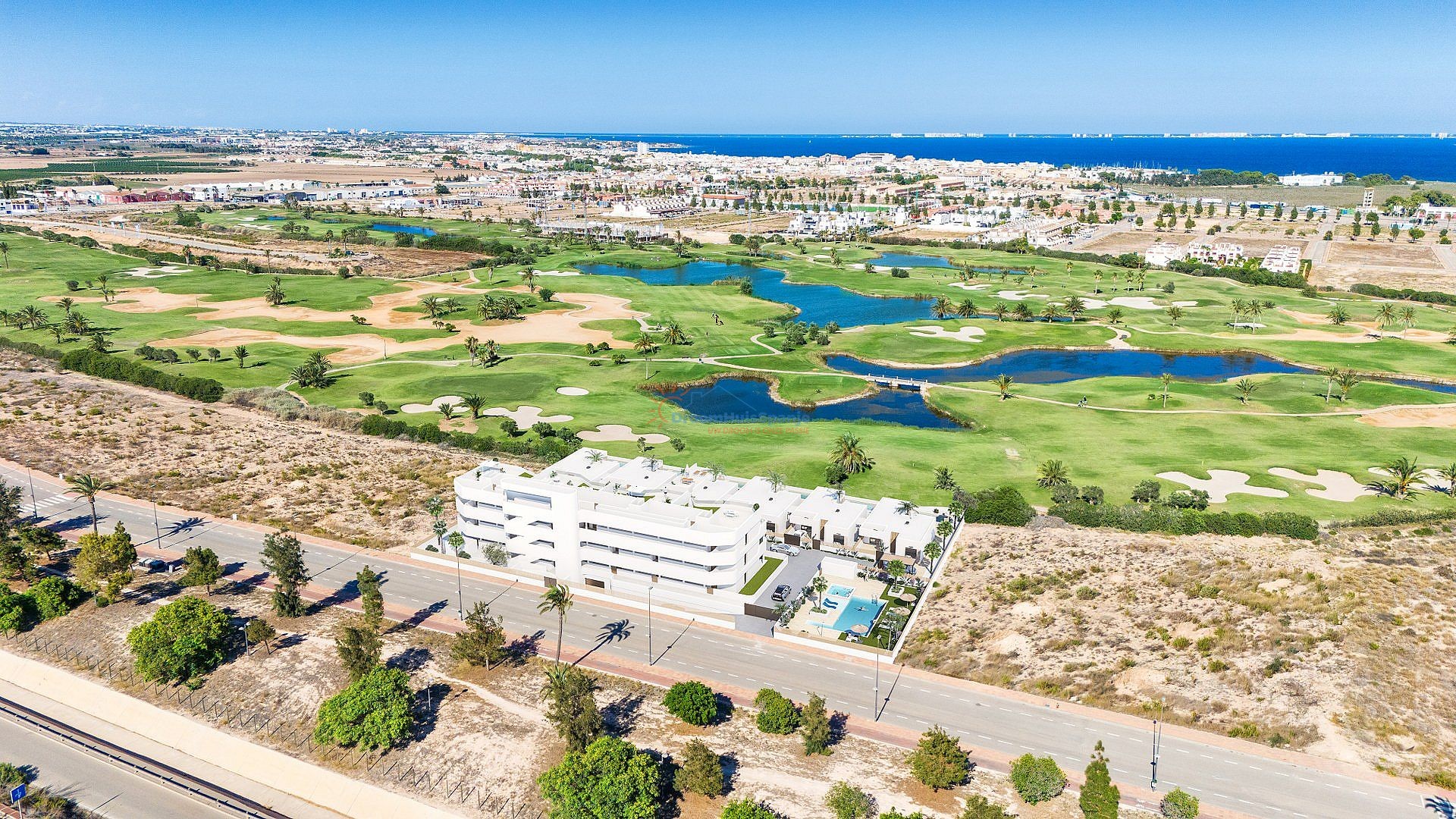 Appartement op eerste verdieping direct aan Serena Golf - DroomHuisSpanje