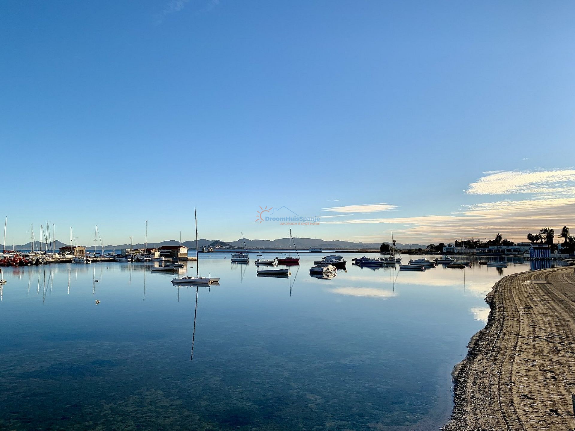 Appartement op eerste verdieping direct aan Serena Golf - DroomHuisSpanje