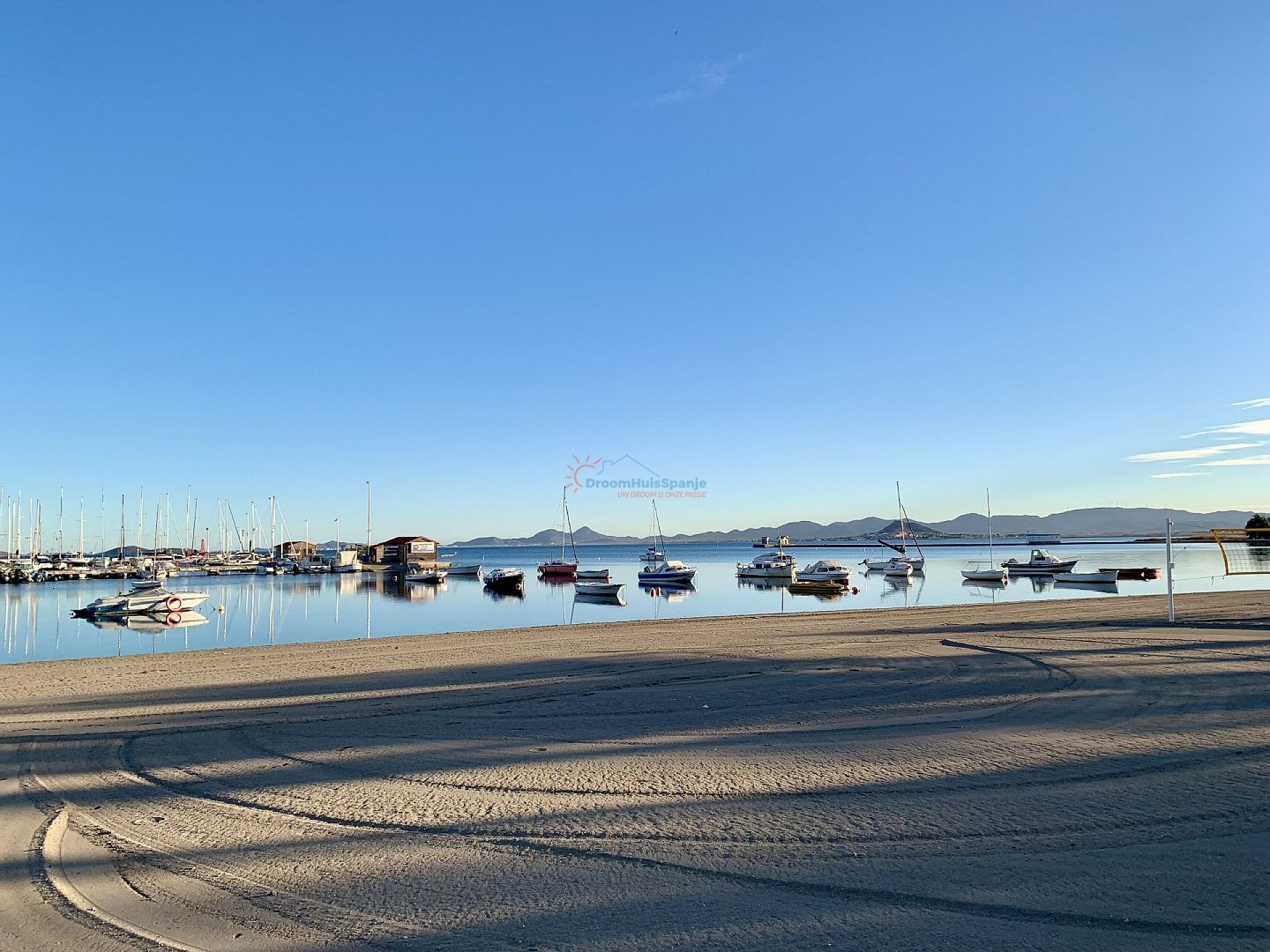 Appartement op eerste verdieping direct aan Serena Golf - DroomHuisSpanje