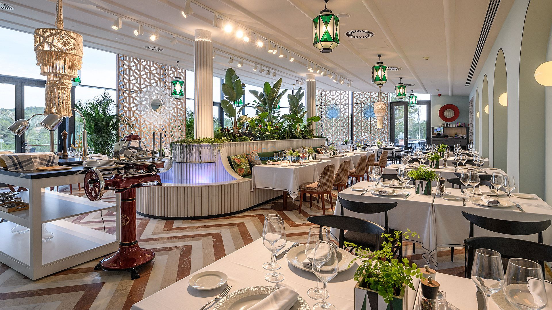 Luxueus appartement met tuin op Las Colinas Golf te koop - DroomHuisSpanje