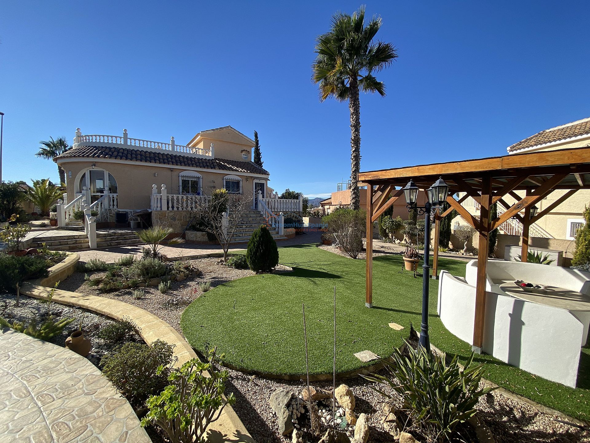 Droomvilla op een ruim perceel met eigen zwembad  - DroomHuisSpanje