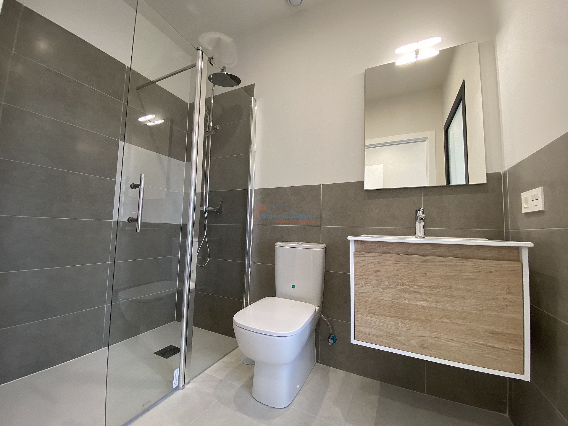 Modern ground floor apartment on first line golf - DroomHuisSpanje