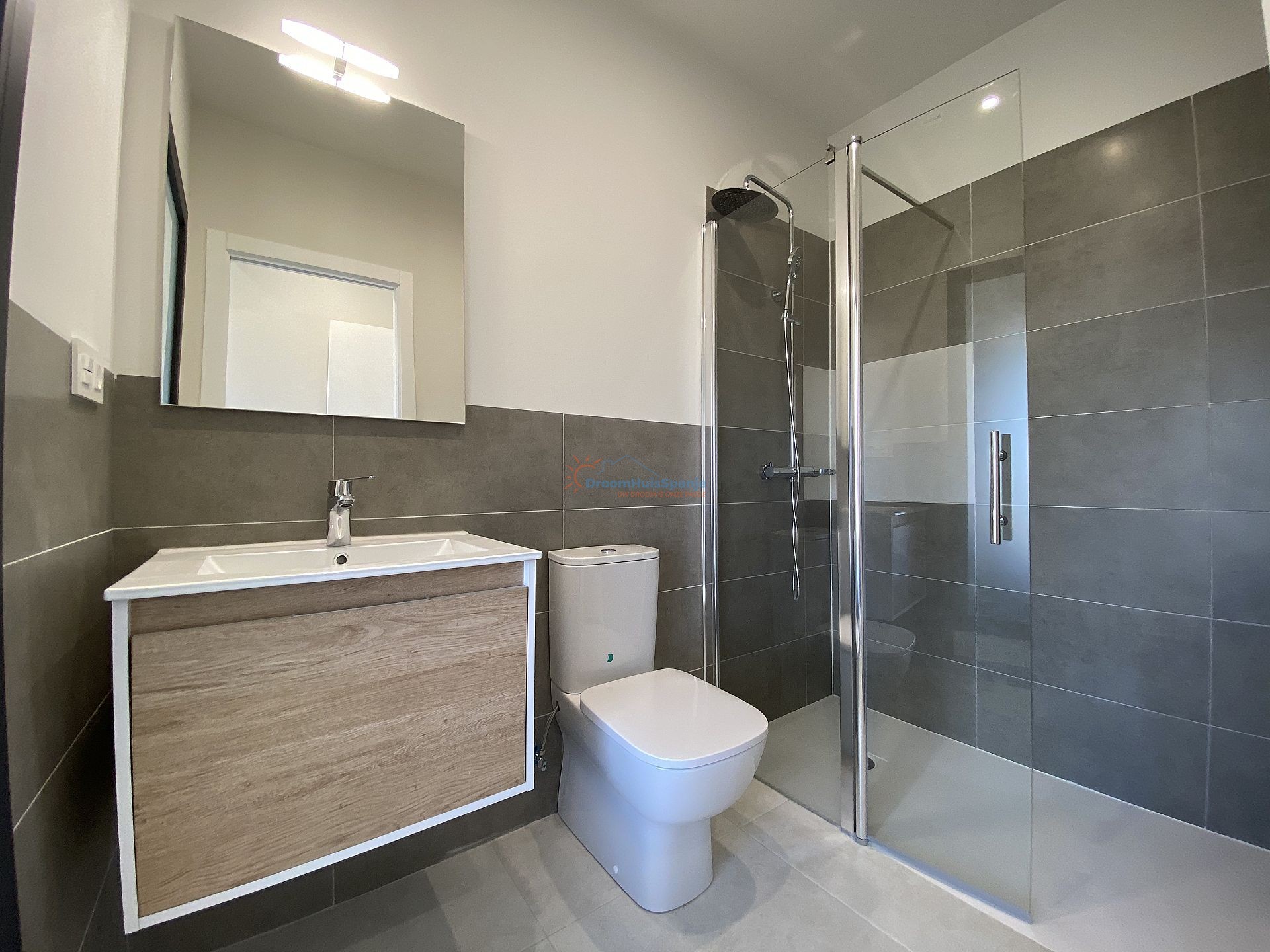 Modern ground floor apartment on first line golf - DroomHuisSpanje