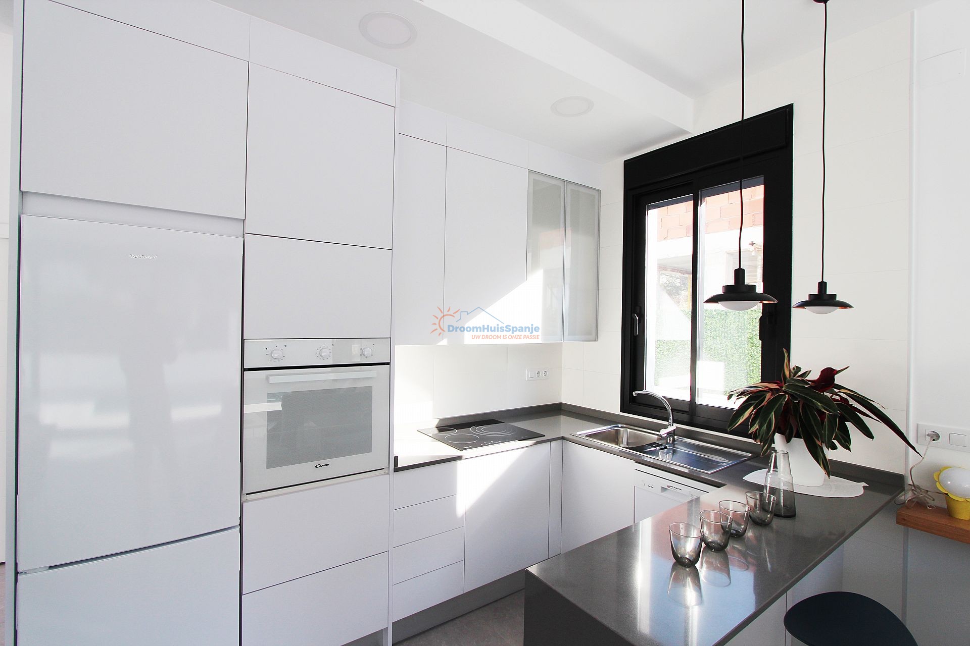 Prachtige vrijstaande villa met privé solarium en eigen zwembad - DroomHuisSpanje