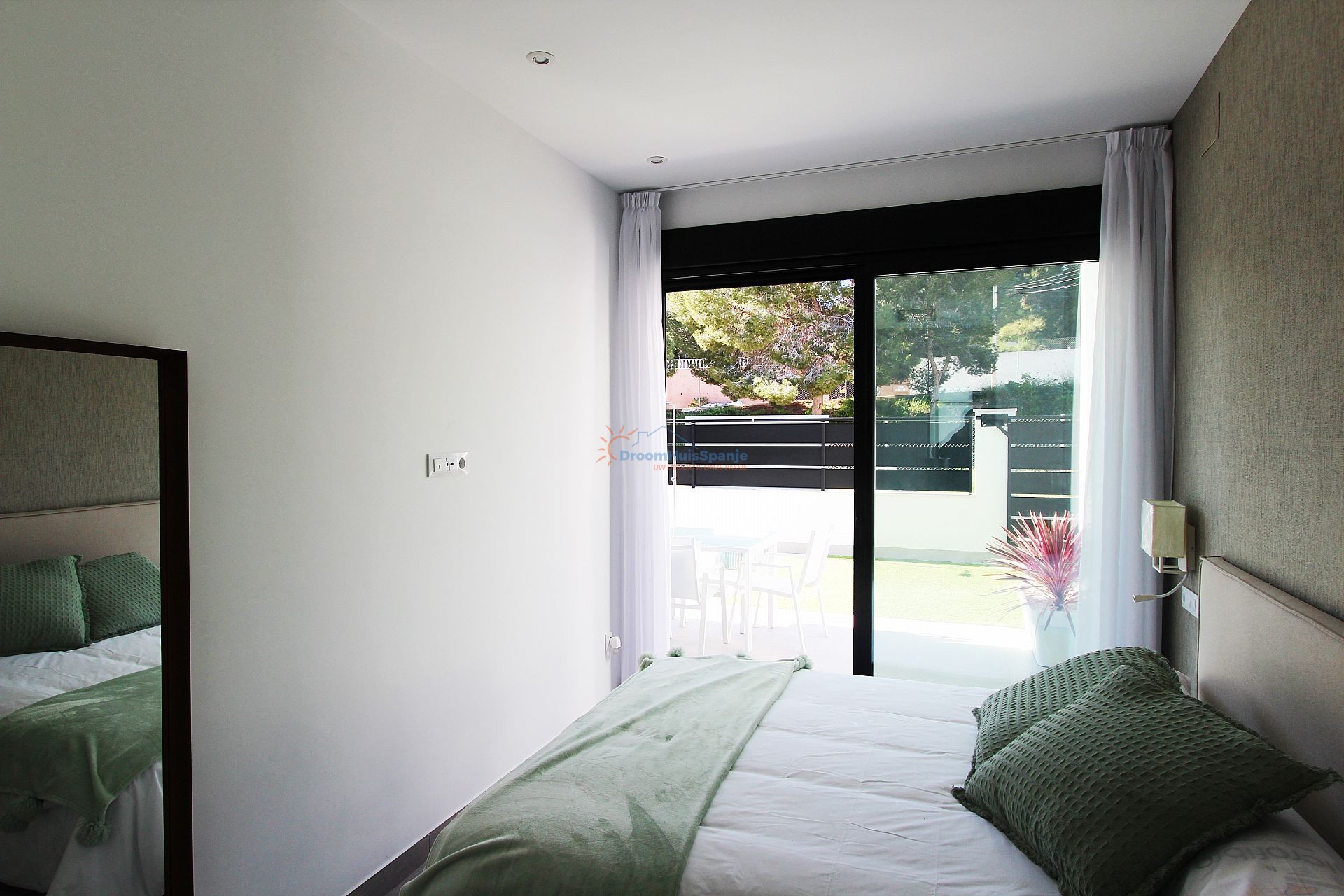 Prachtige vrijstaande villa met privé solarium en eigen zwembad - DroomHuisSpanje