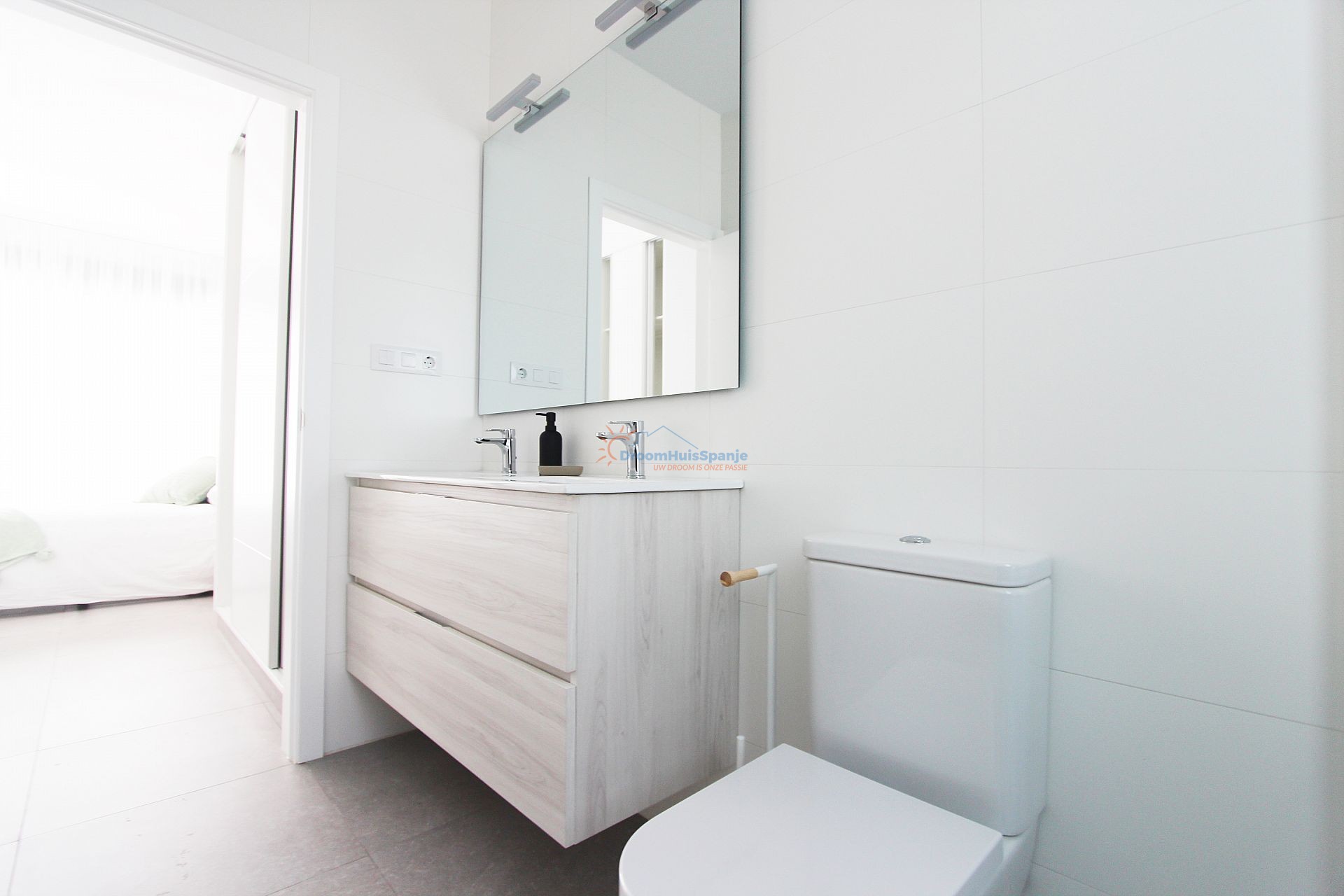 Prachtige vrijstaande villa met privé solarium en eigen zwembad - DroomHuisSpanje