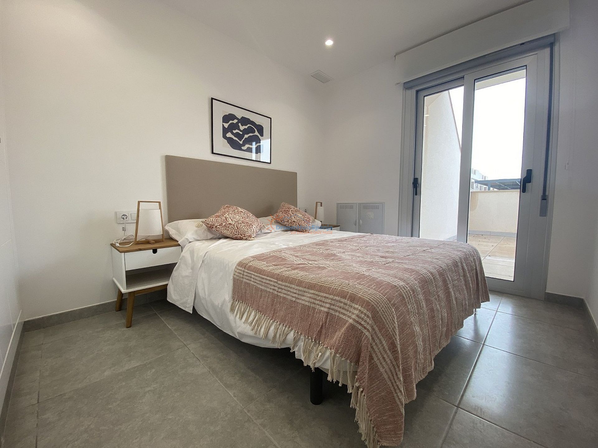 INSTAPKLAAR: Royaal penthouse op een goede locatie met eigen privé dakterras - DroomHuisSpanje