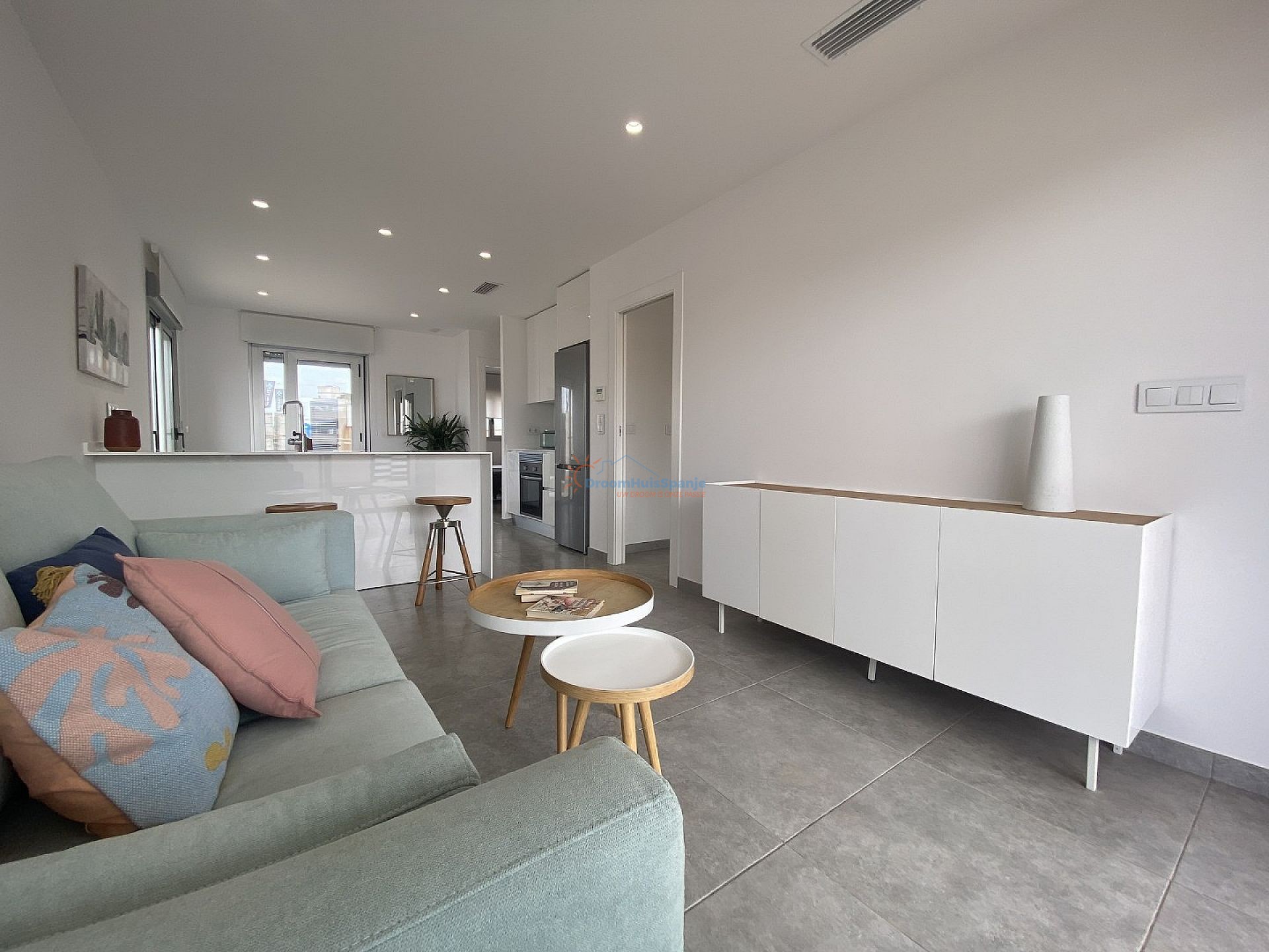 INSTAPKLAAR: Royaal penthouse op een goede locatie met eigen privé dakterras - DroomHuisSpanje