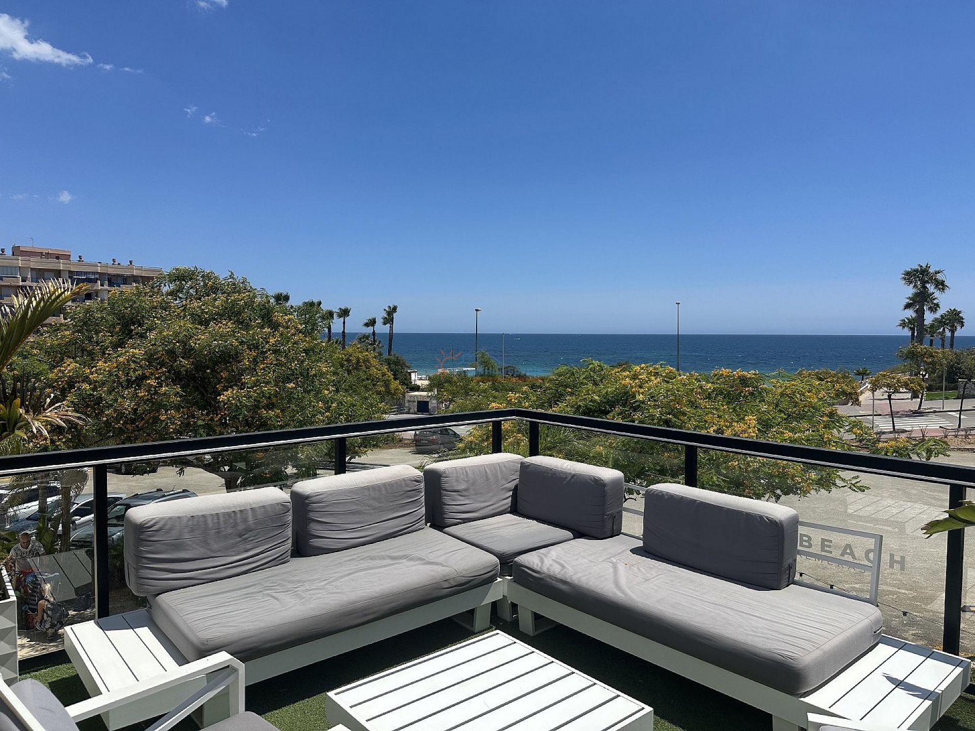 Penthouse met toeristische verhuurlicentie in Mil Palmeras - DroomHuisSpanje