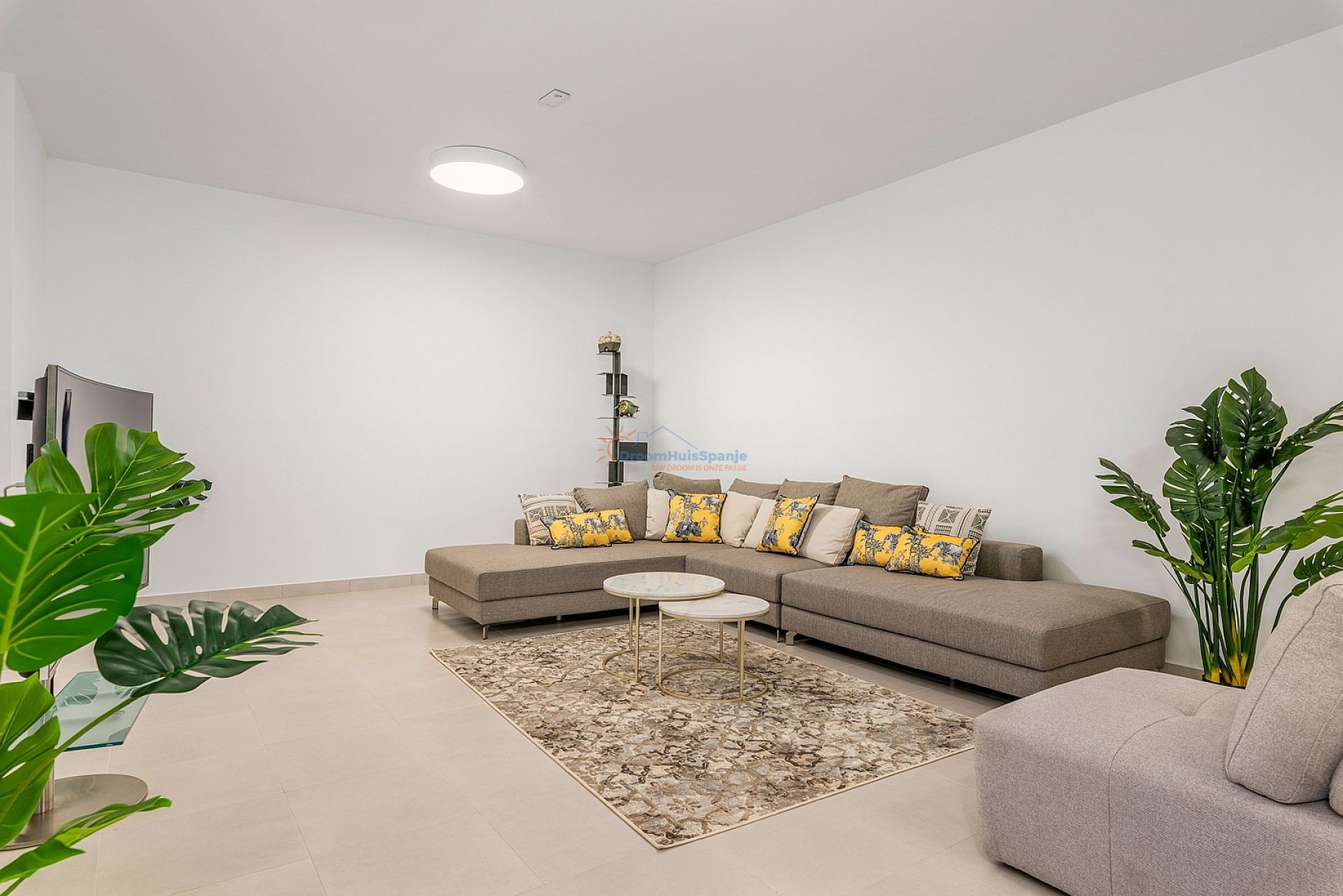 Villa moderna con garaje privado a 300 metros de la playa - DroomHuisSpanje