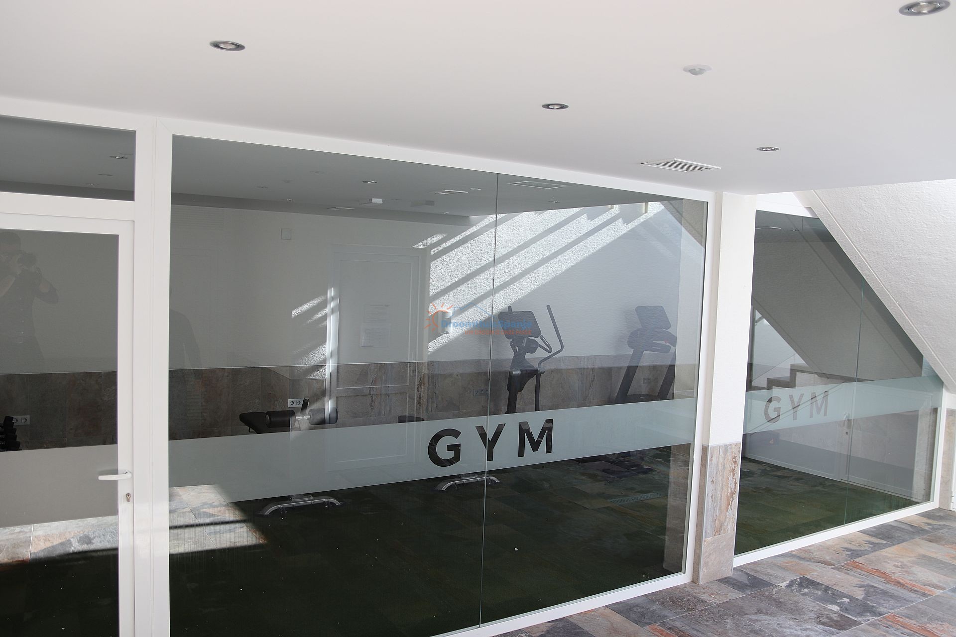 Gelijkvloers appartement in een zeer luxe complex - DroomHuisSpanje