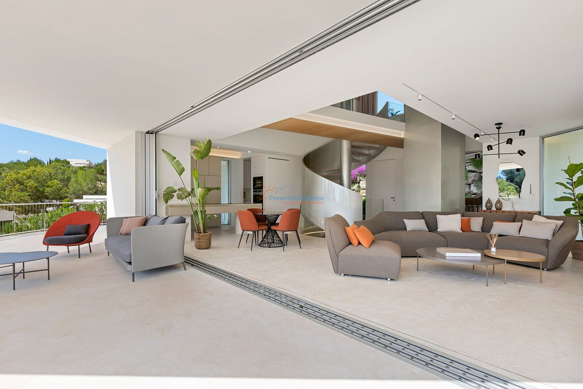 Luxueuze villa met zwembad in het exclusieve Las Colinas Resort - DroomHuisSpanje