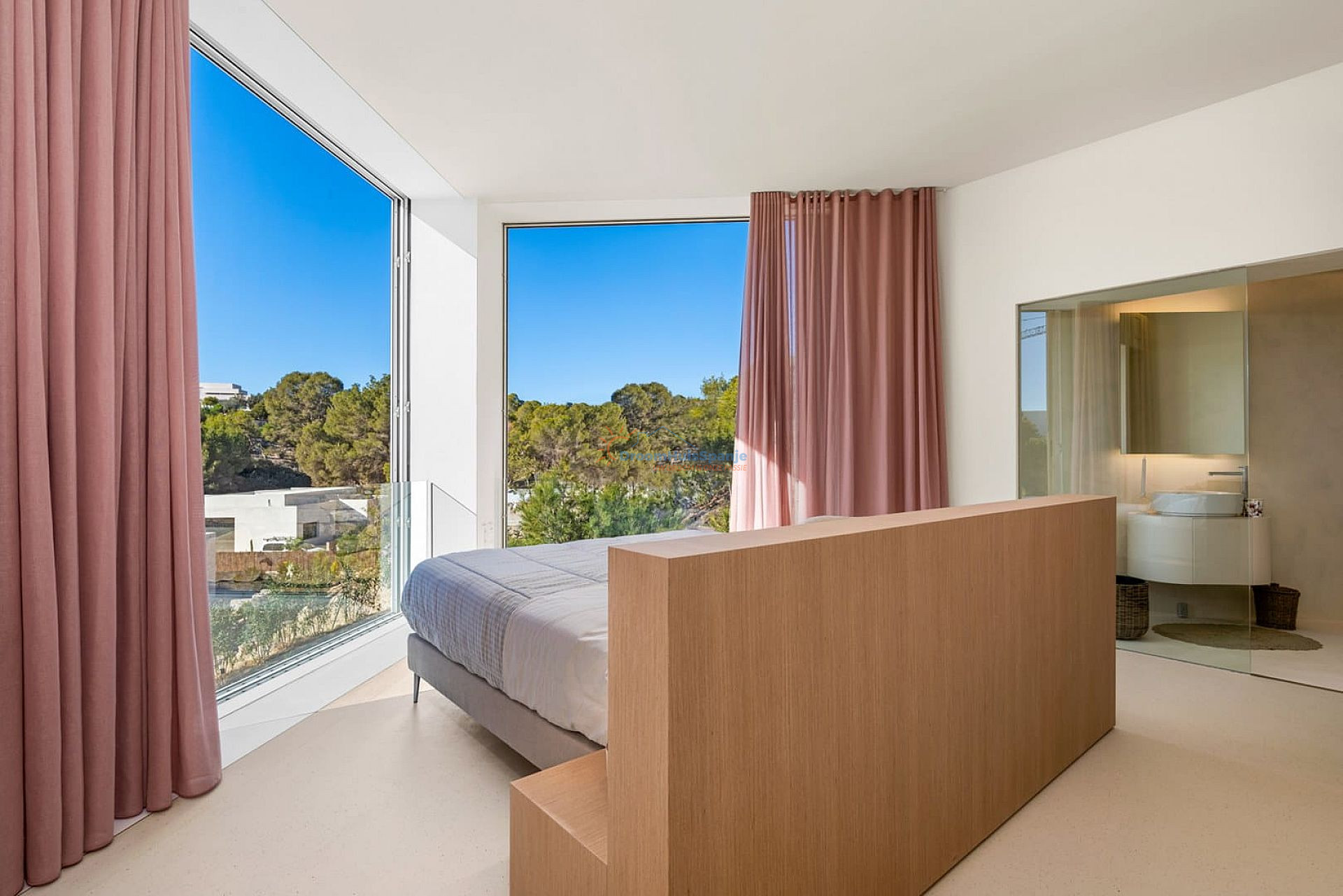 Luxueuze villa met zwembad in het exclusieve Las Colinas Resort - DroomHuisSpanje