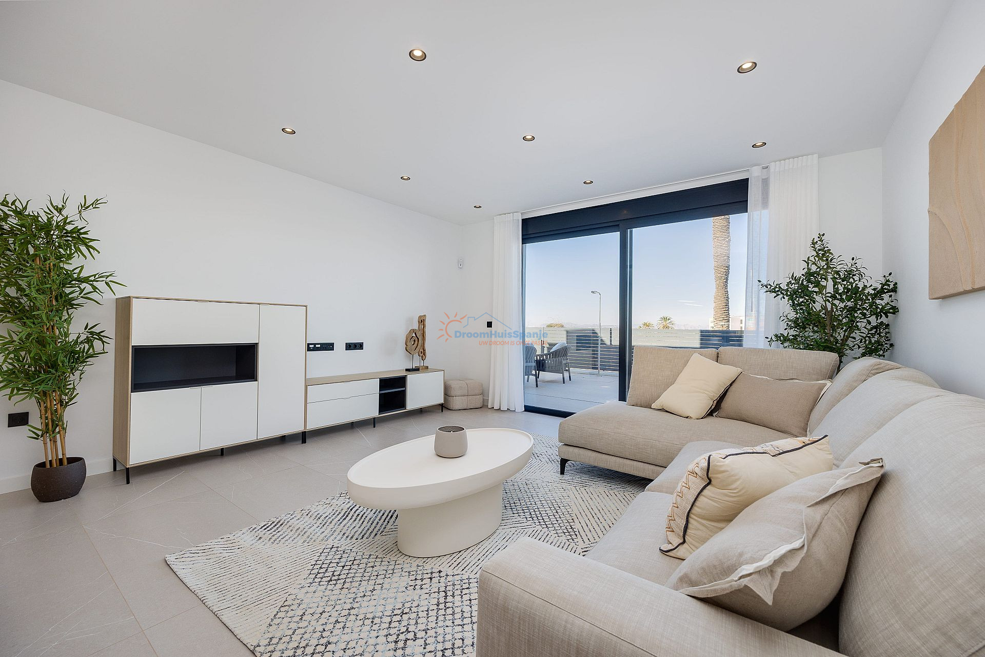 Gelijkvloerse villa met zwembad en dakterras in Torrevieja - DroomHuisSpanje