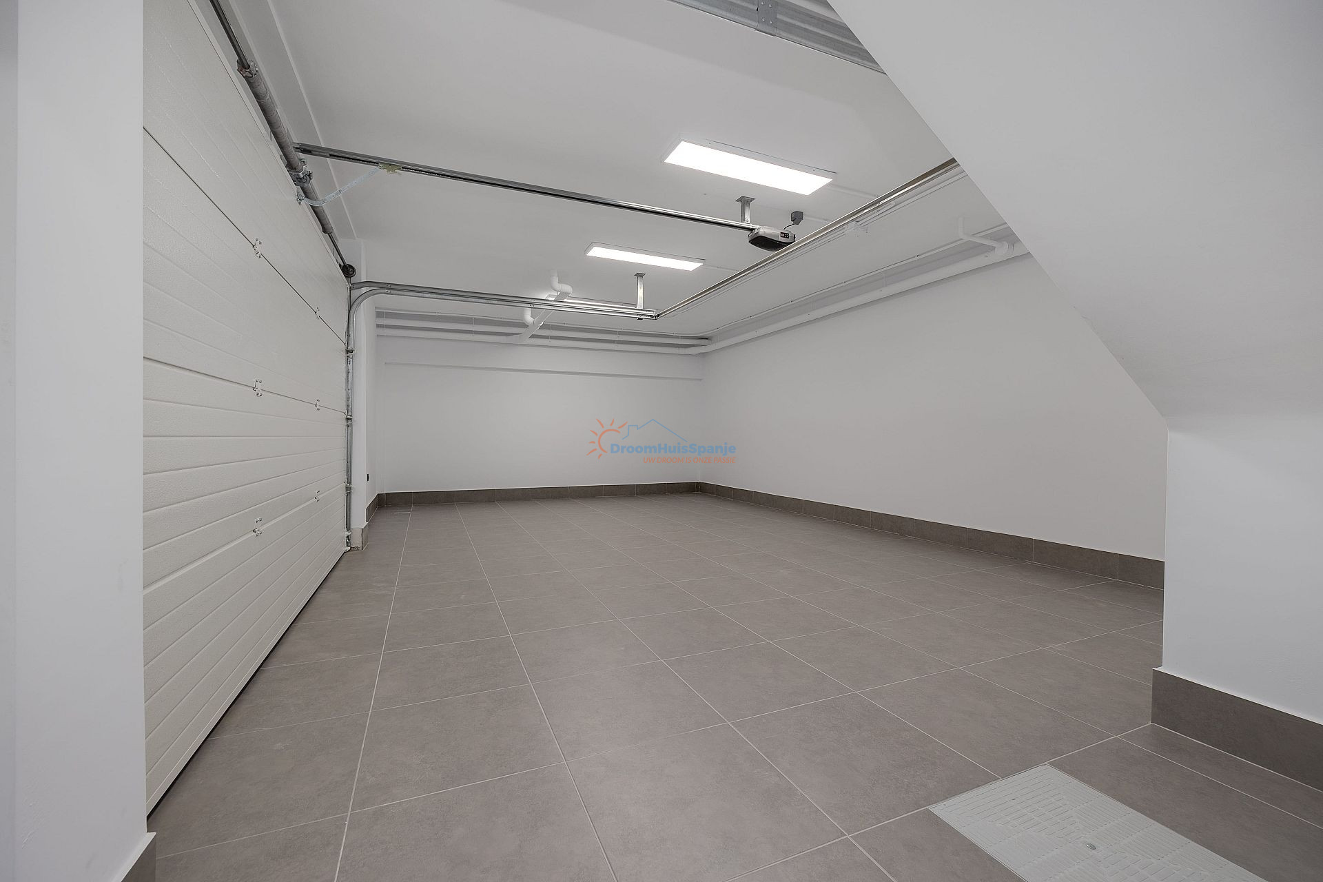 Gelijkvloerse villa met zwembad en dakterras in Torrevieja - DroomHuisSpanje