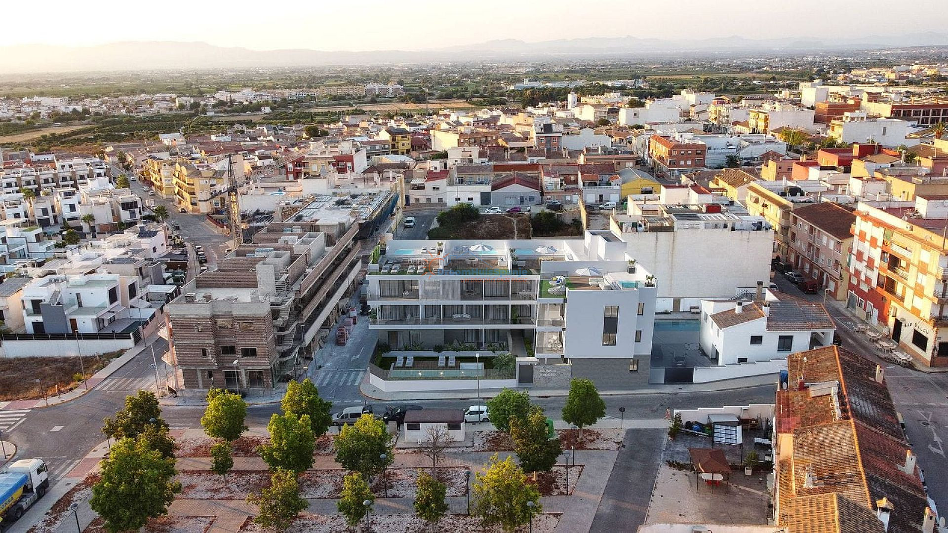 Begane grond met 3 slaapkamers en ruim terras in Benijofar, Alicante - DroomHuisSpanje