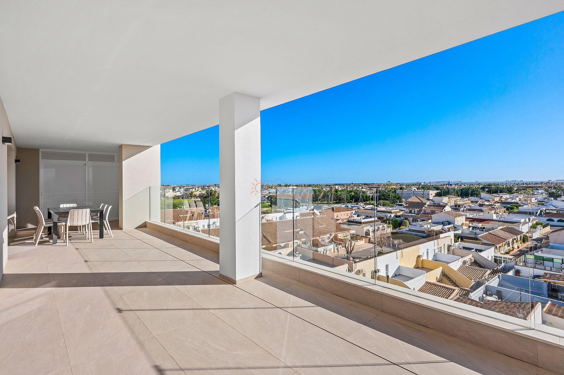 Penthouse met verhuurlicentie en dakterras in Los Alcazares - DroomHuisSpanje