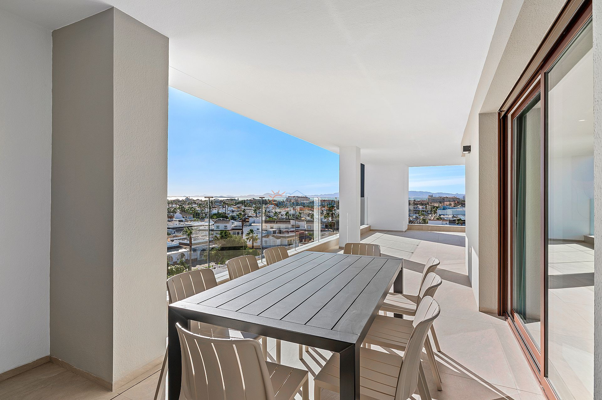 Penthouse met verhuurlicentie en dakterras in Los Alcazares - DroomHuisSpanje