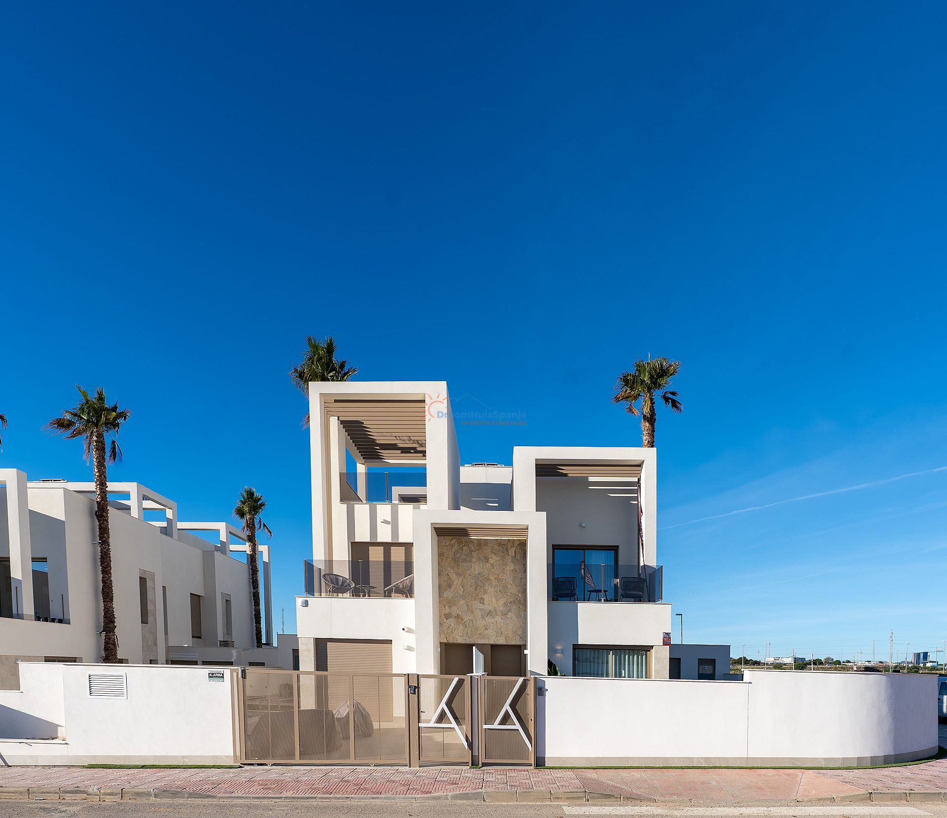Moderne villa te koop in Los Alcazares, Serena Golf - DroomHuisSpanje