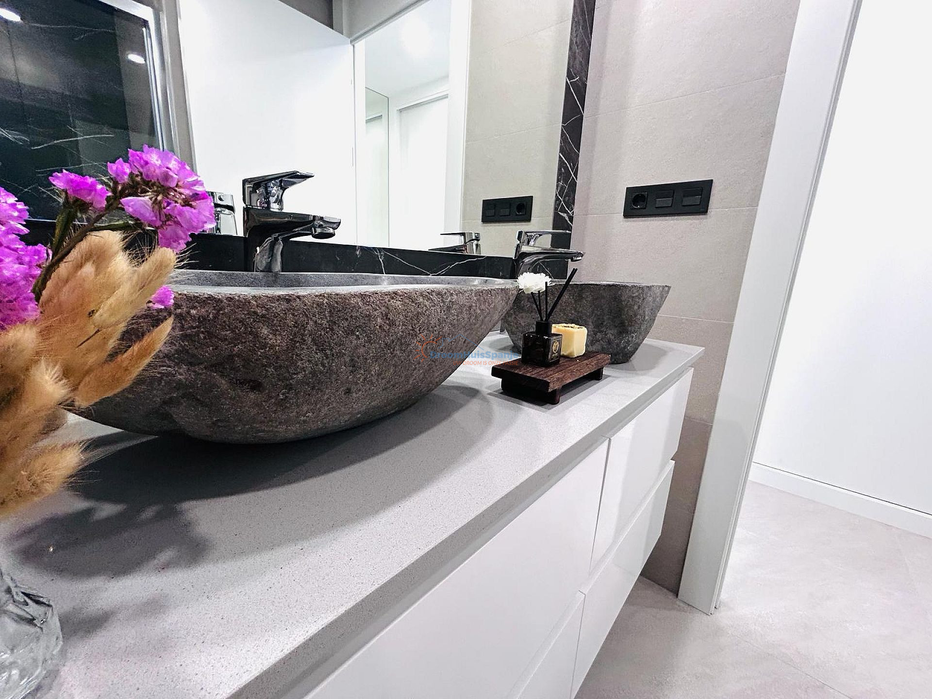 Luxueuze 3 slaapkamer villa met eigen dakterras in Benijofar - DroomHuisSpanje