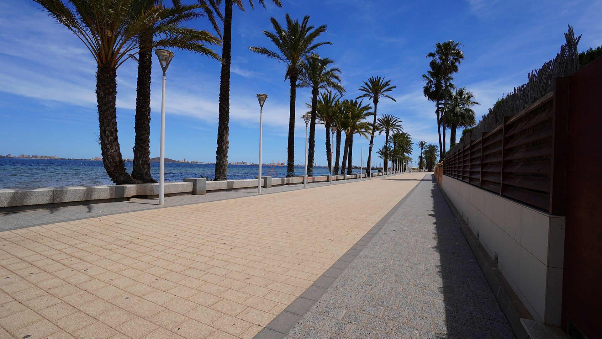 Moderne bungalow op loopafstand van het strand in Mar de Cristal - DroomHuisSpanje