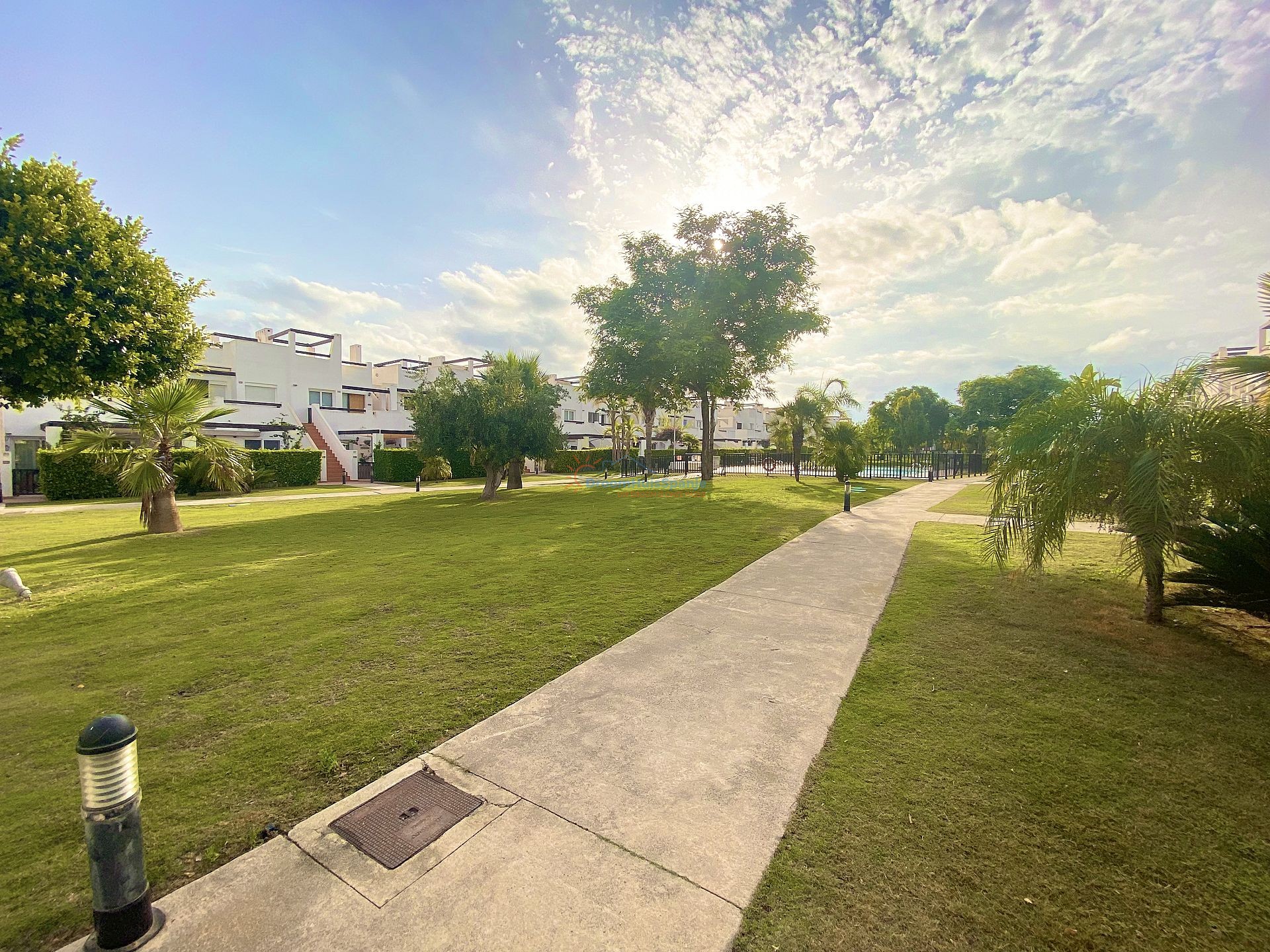 Gelijkvloers appartement met 3 slaapkamers en privé tuin - DroomHuisSpanje