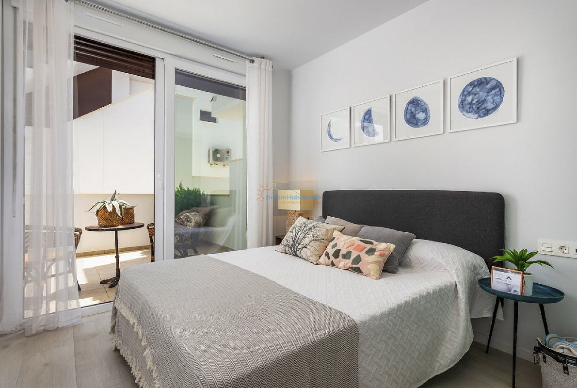 Ruim hoek appartement op zeer goede locatie - DroomHuisSpanje