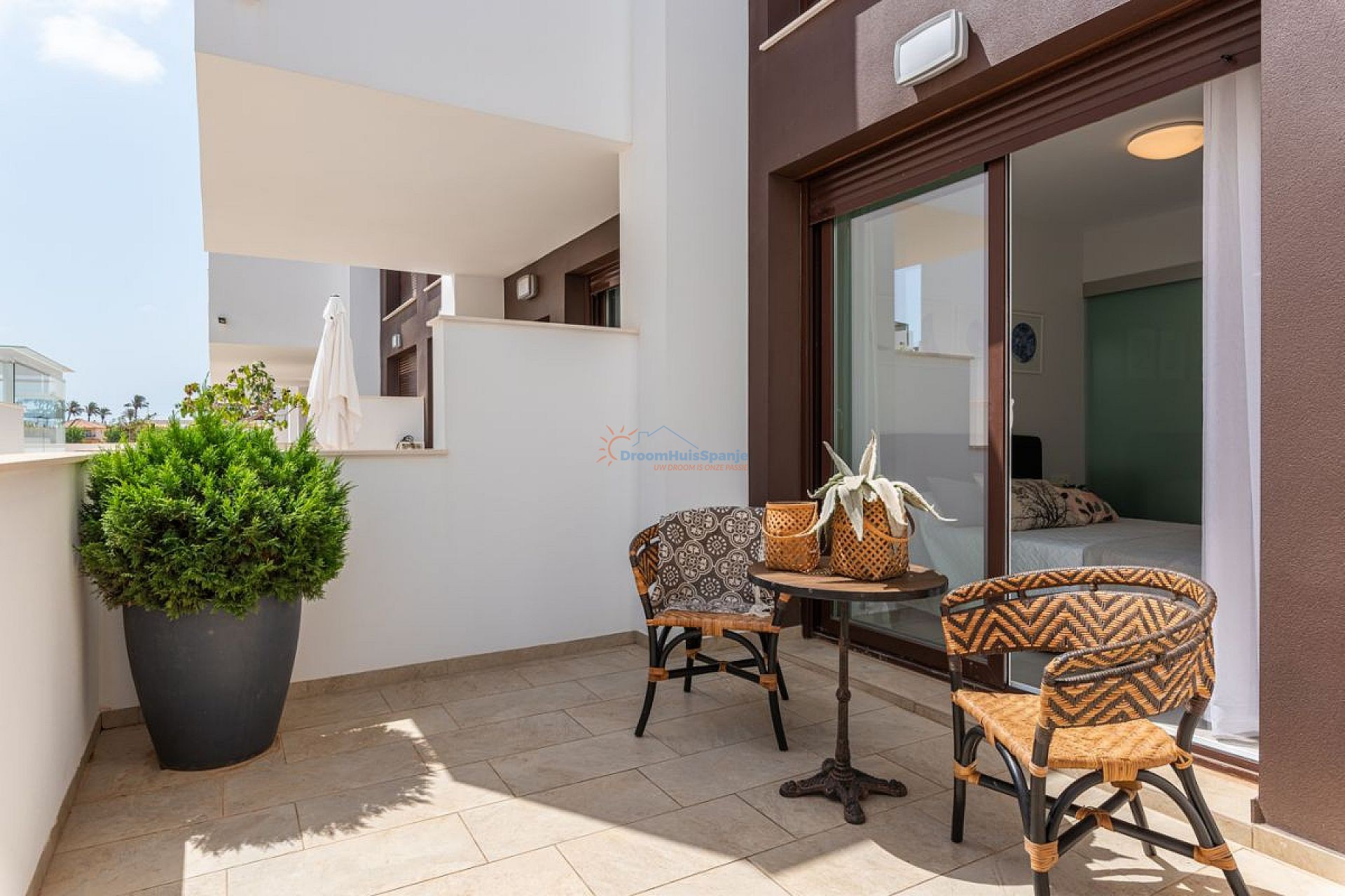 Ruim hoek appartement op zeer goede locatie - DroomHuisSpanje