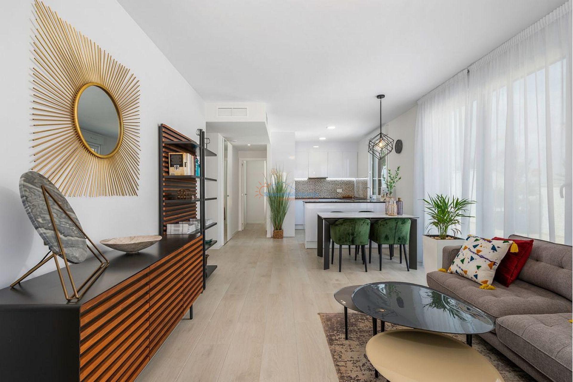 Ruim hoek appartement op zeer goede locatie - DroomHuisSpanje