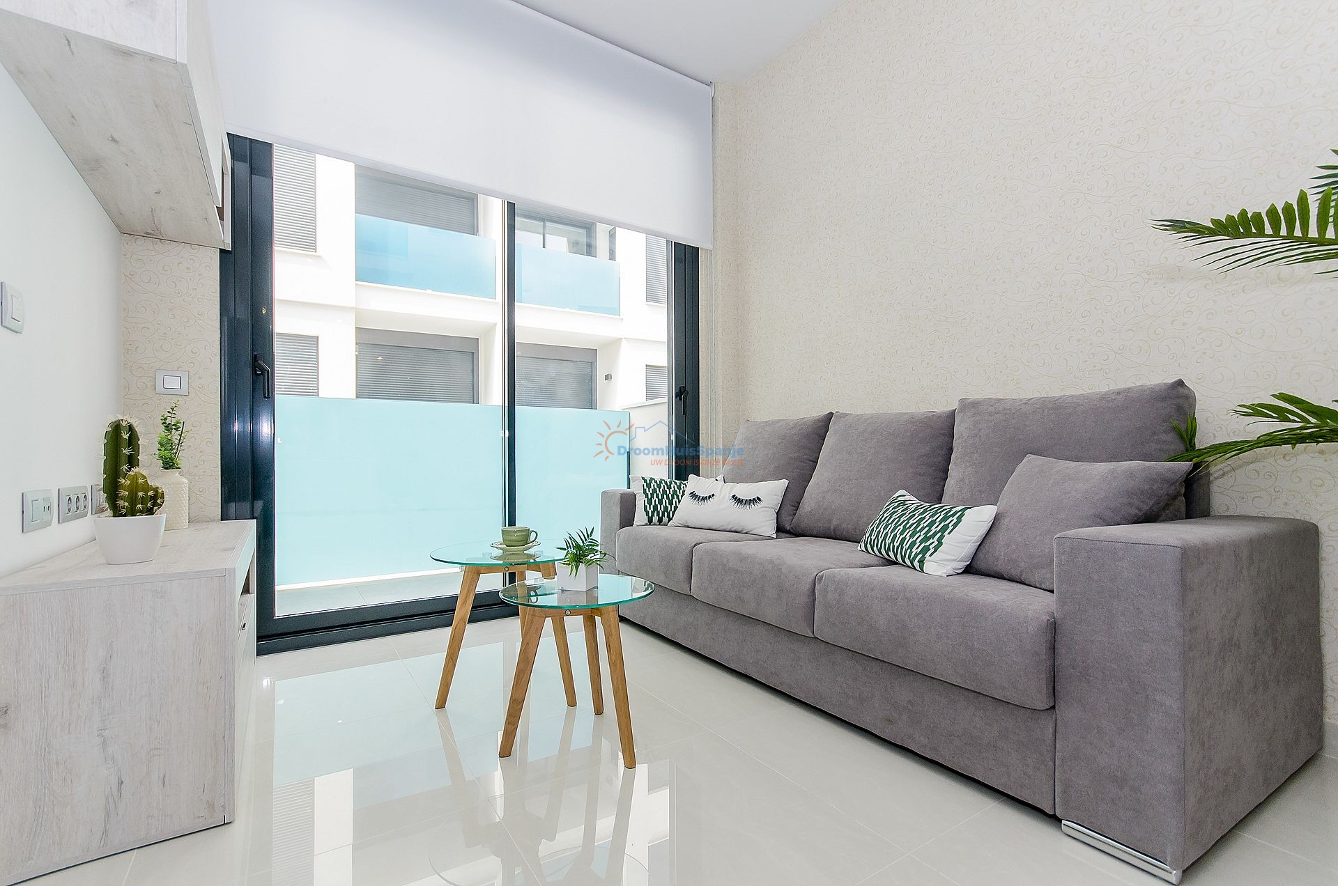 INSTAPKLAAR: Nieuw 2 slaapkamer appartement midden in de stad - DroomHuisSpanje