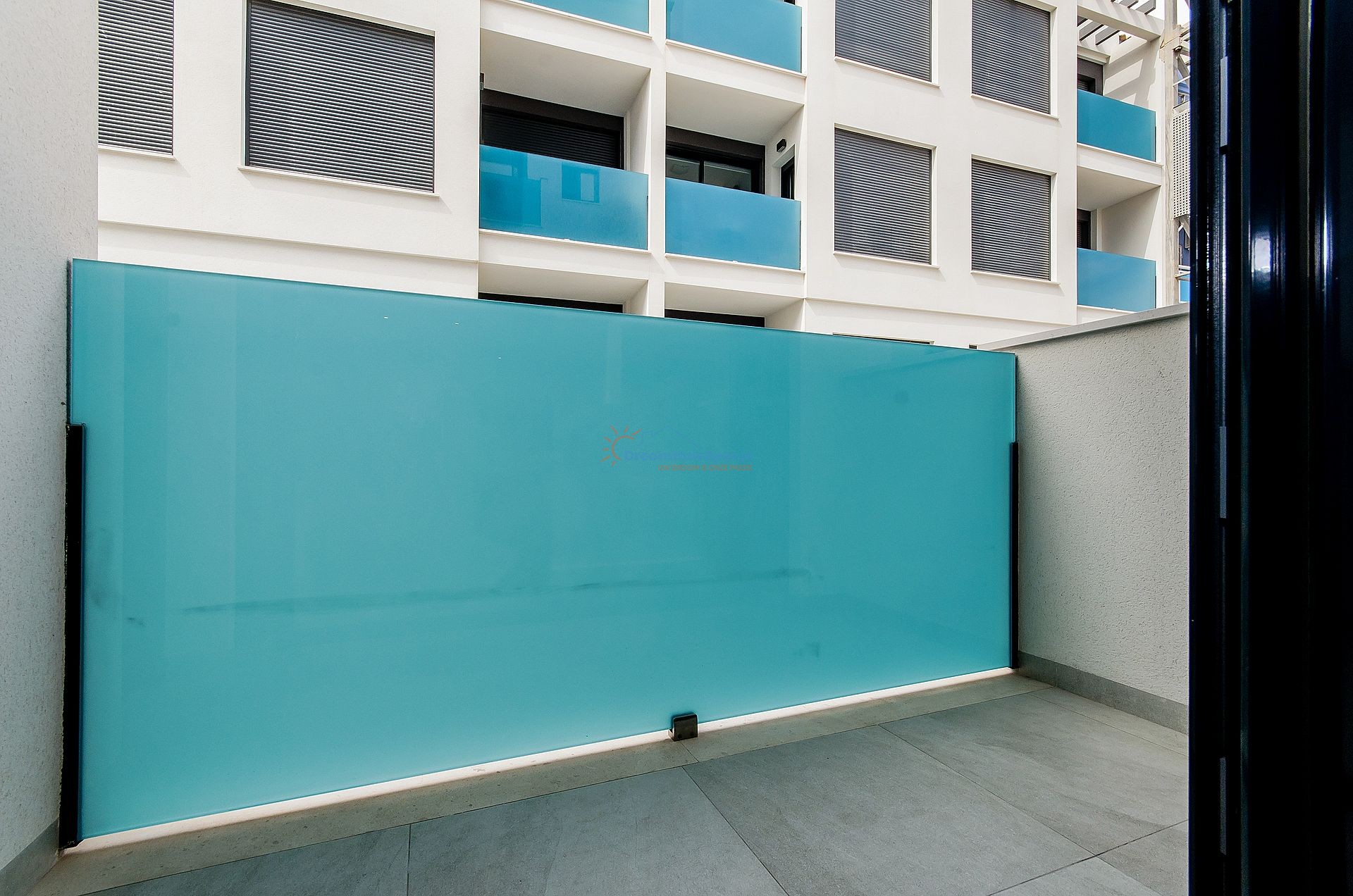 INSTAPKLAAR: Nieuw 2 slaapkamer appartement midden in de stad - DroomHuisSpanje