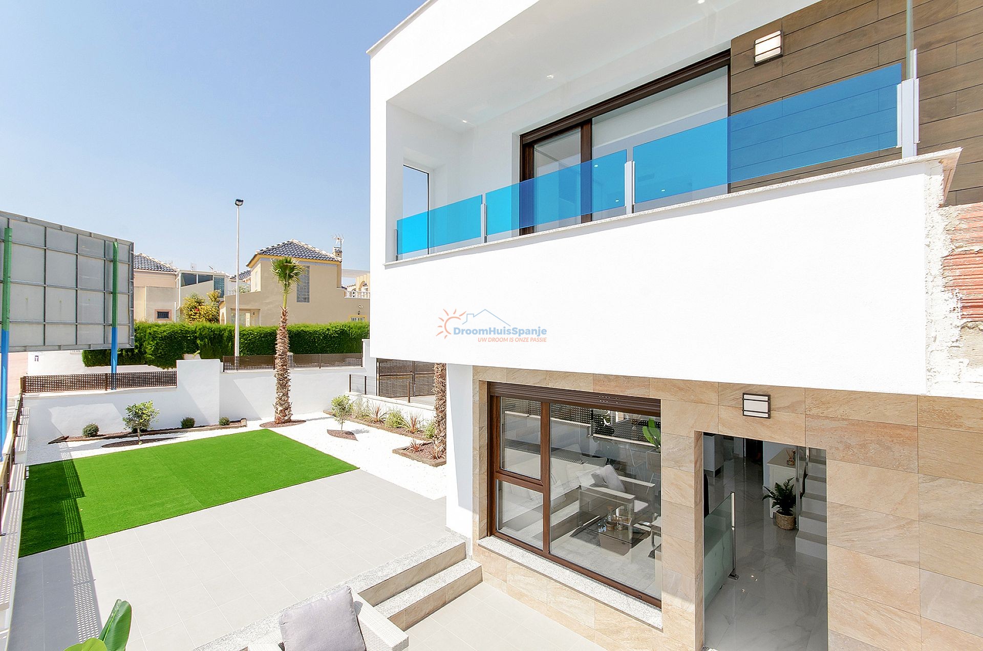 Modern herenhuis met privé solarium met panoramisch zeezicht - DroomHuisSpanje