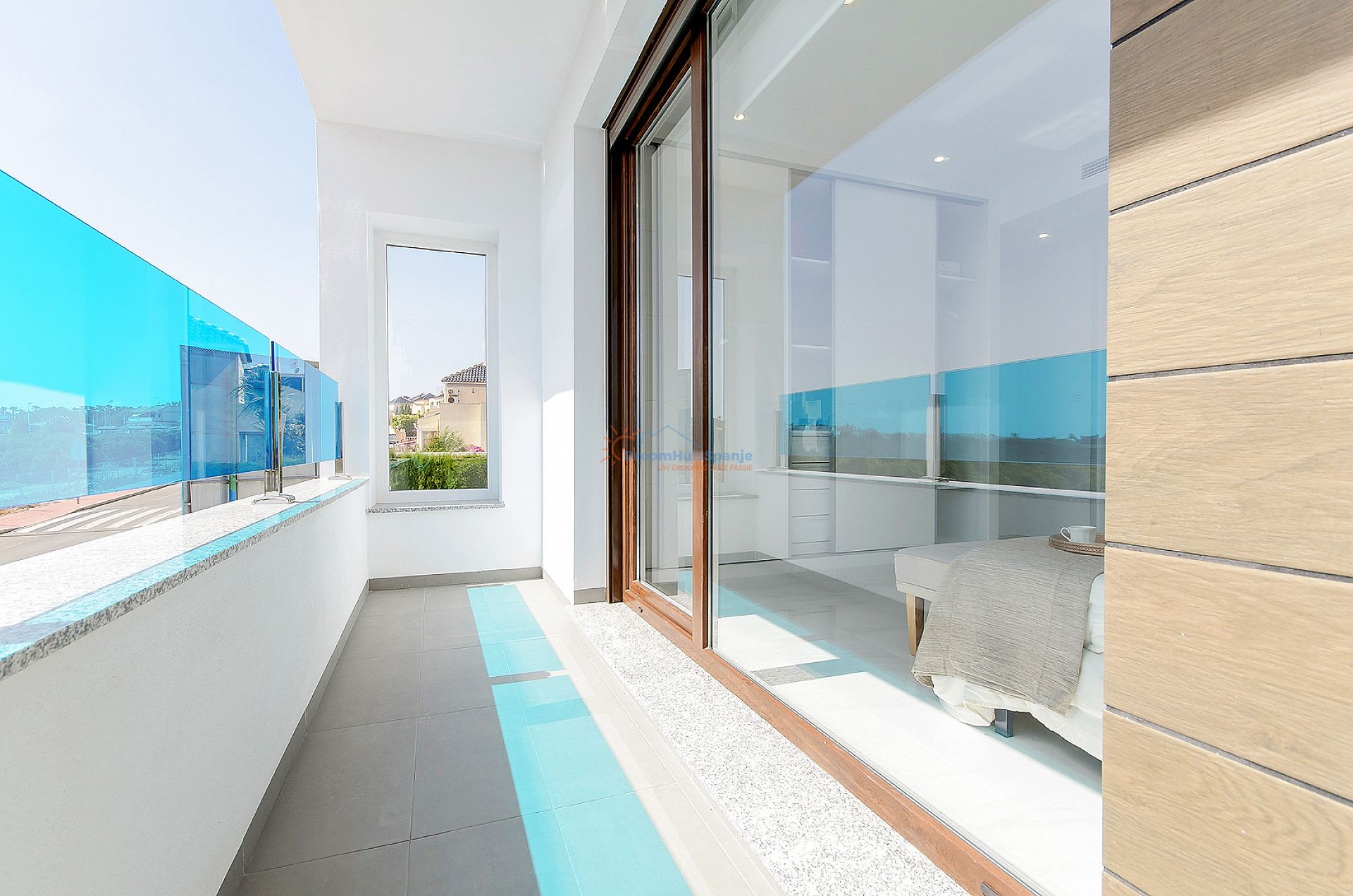 Modern herenhuis met privé solarium met panoramisch zeezicht - DroomHuisSpanje